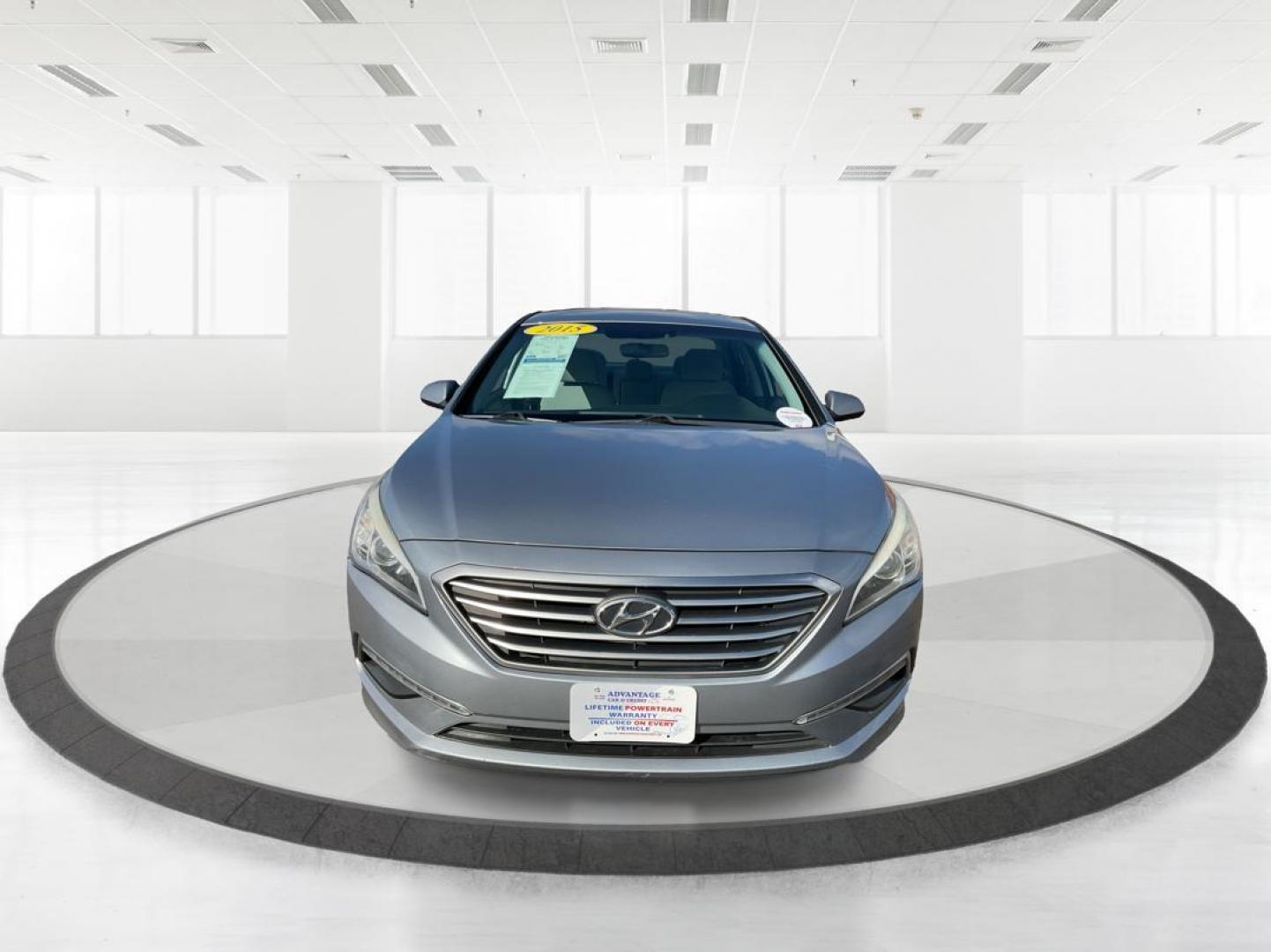2015 Hyundai Sonata SE (5NPE24AF2FH) with an 2.4L I-4 gasoline direct injection engine, located at 1951 S Dayton Lakeview Rd., New Carlisle, OH, 45344, (937) 908-9800, 39.890999, -84.050255 - 2015 Hyundai Sonata SE - Photo#6
