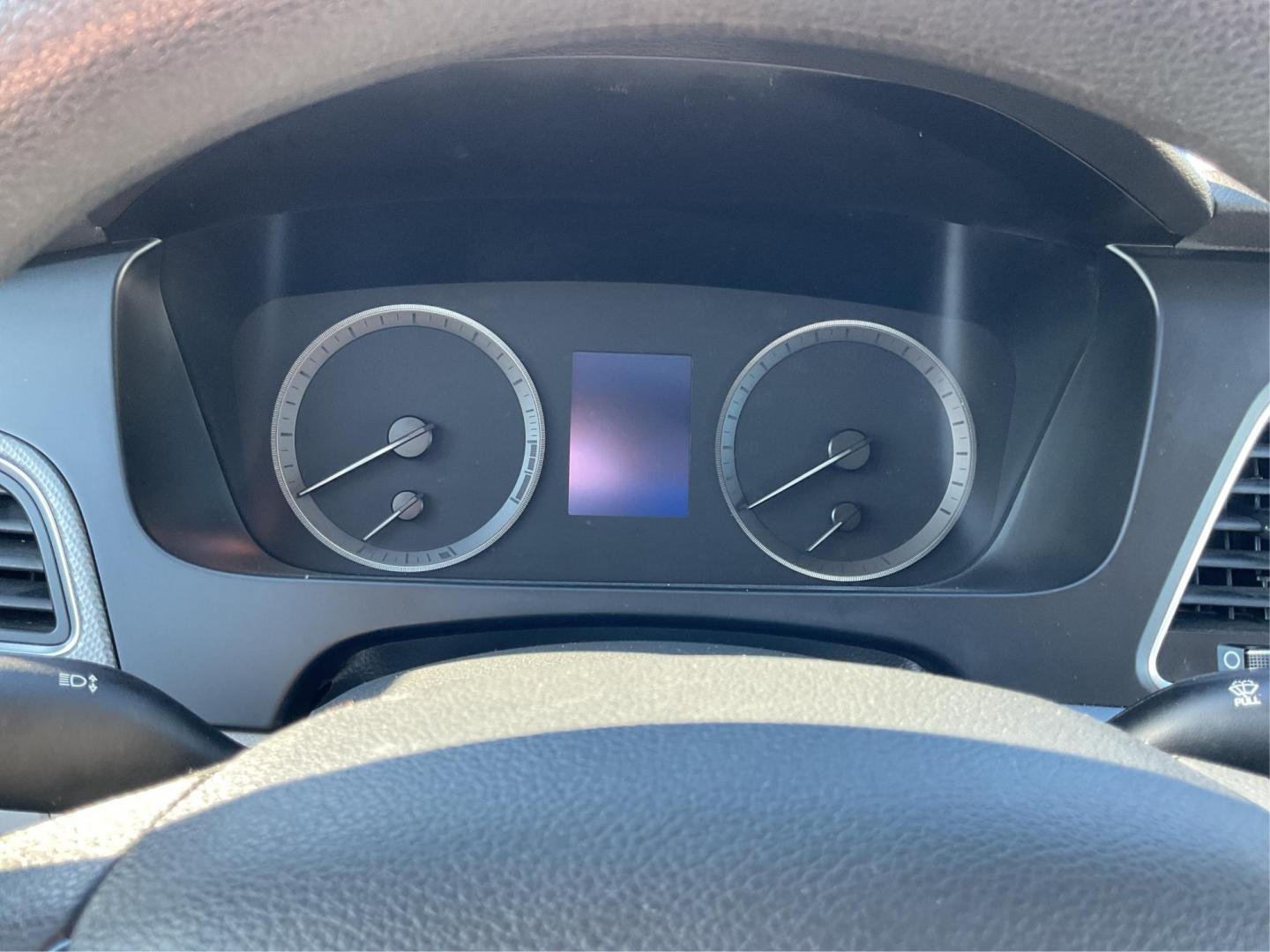 2015 Hyundai Sonata SE (5NPE24AF9FH) with an 2.4L I-4 gasoline direct injection engine, located at 1951 S Dayton Lakeview Rd., New Carlisle, OH, 45344, (937) 908-9800, 39.890999, -84.050255 - One Owner - Photo#14