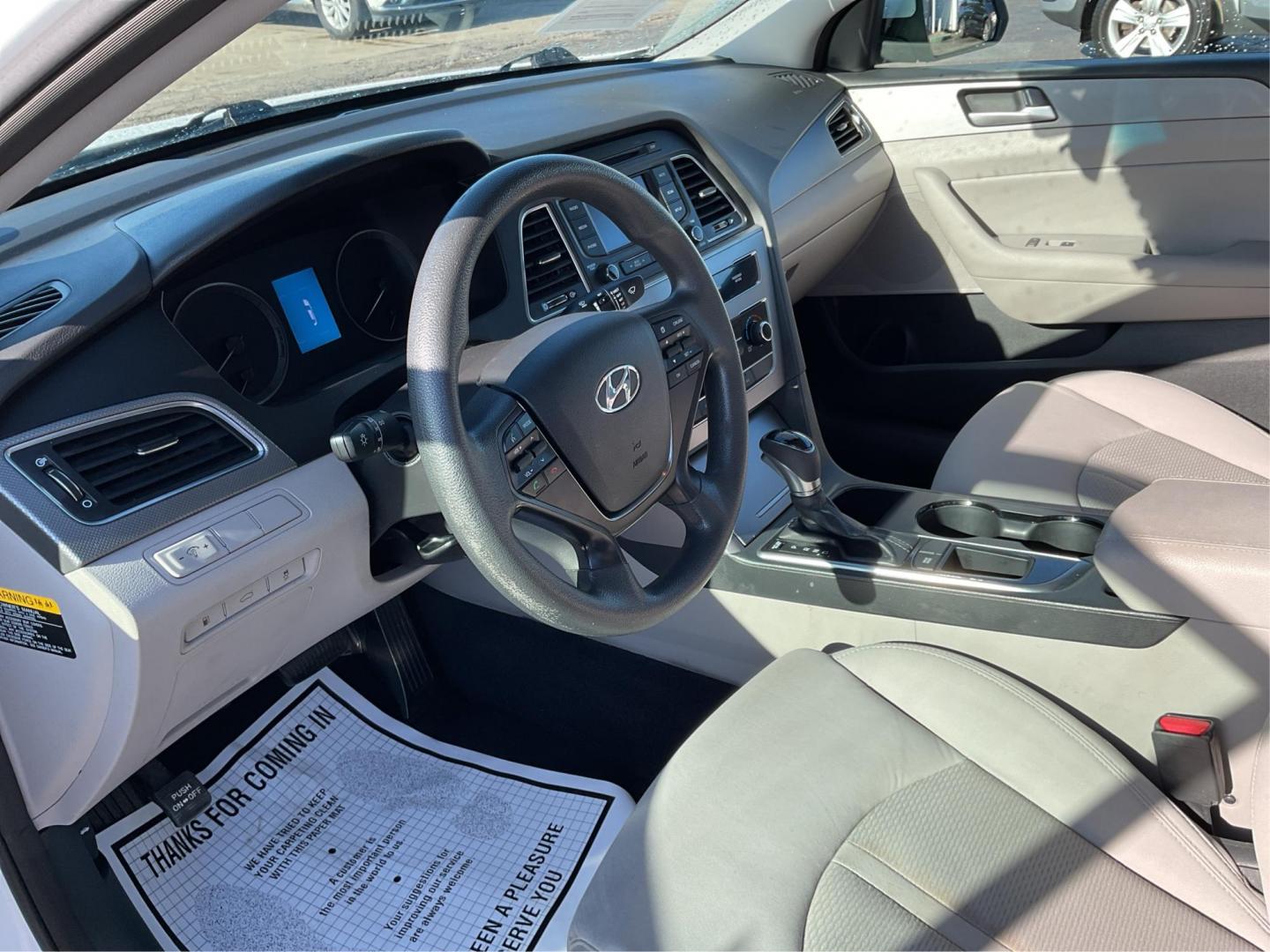2015 Hyundai Sonata SE (5NPE24AF9FH) with an 2.4L I-4 gasoline direct injection engine, located at 1951 S Dayton Lakeview Rd., New Carlisle, OH, 45344, (937) 908-9800, 39.890999, -84.050255 - One Owner - Photo#8