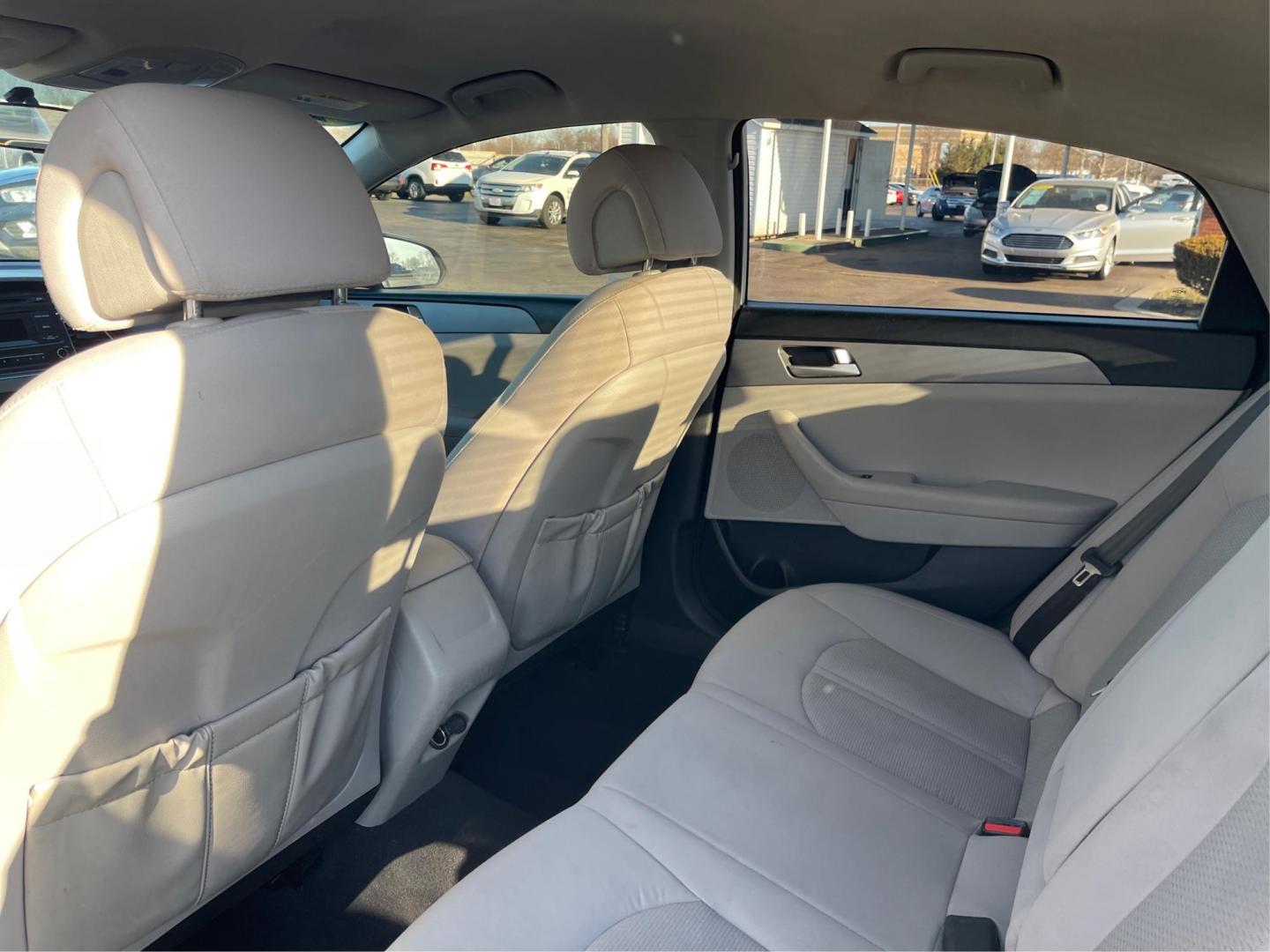 2015 Hyundai Sonata SE (5NPE24AFXFH) with an 2.4L L4 DOHC 16V engine, 7-Speed Automatic transmission, located at 880 E. National Road, Vandalia, OH, 45377, (937) 908-9800, 39.891918, -84.183594 - 2015 Hyundai Sonata SE - Photo#9