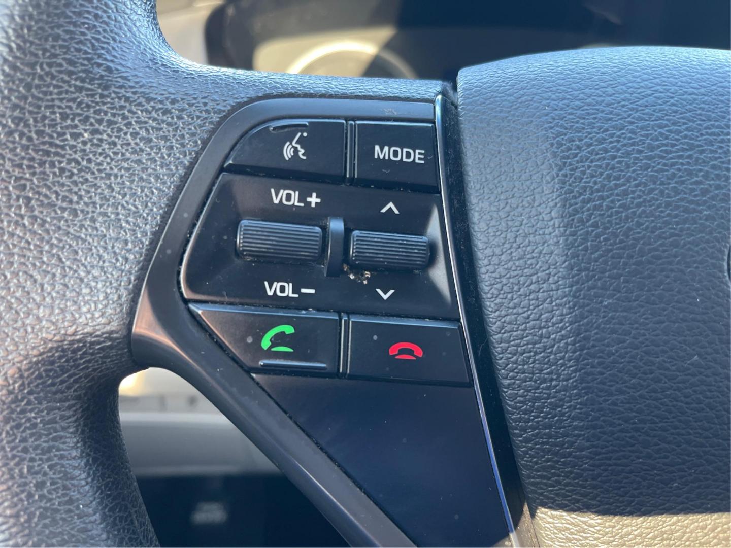 2015 Hyundai Sonata SE (5NPE24AFXFH) with an 2.4L L4 DOHC 16V engine, 7-Speed Automatic transmission, located at 880 E. National Road, Vandalia, OH, 45377, (937) 908-9800, 39.891918, -84.183594 - 2015 Hyundai Sonata SE - Photo#14