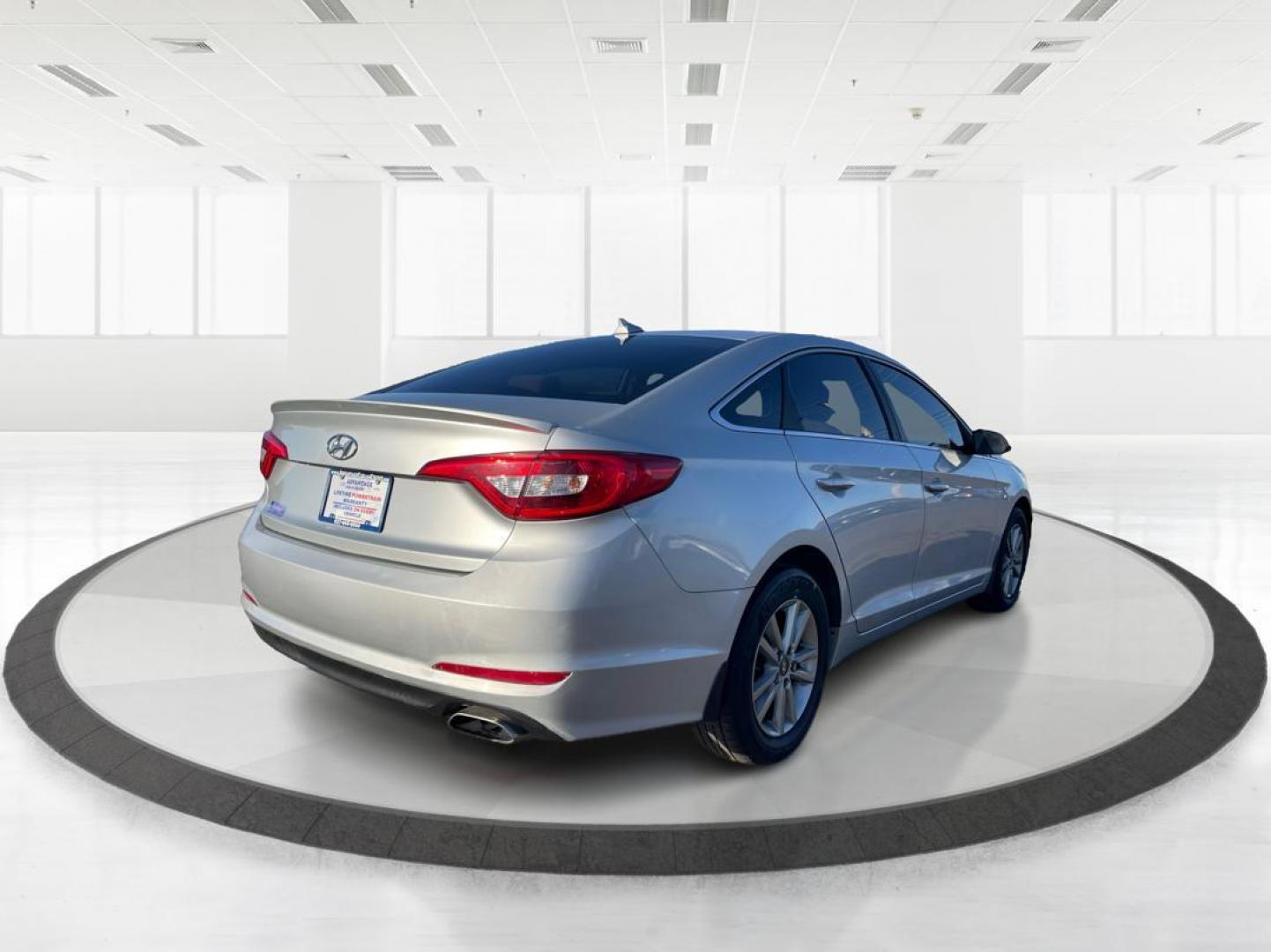 2015 Hyundai Sonata SE (5NPE24AFXFH) with an 2.4L L4 DOHC 16V engine, 7-Speed Automatic transmission, located at 880 E. National Road, Vandalia, OH, 45377, (937) 908-9800, 39.891918, -84.183594 - 2015 Hyundai Sonata SE - Photo#2