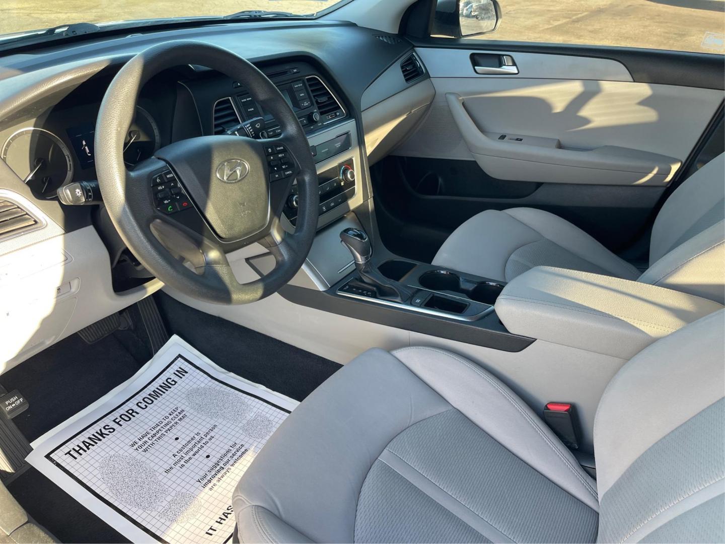 2015 Hyundai Sonata SE (5NPE24AFXFH) with an 2.4L L4 DOHC 16V engine, 7-Speed Automatic transmission, located at 880 E. National Road, Vandalia, OH, 45377, (937) 908-9800, 39.891918, -84.183594 - 2015 Hyundai Sonata SE - Photo#8