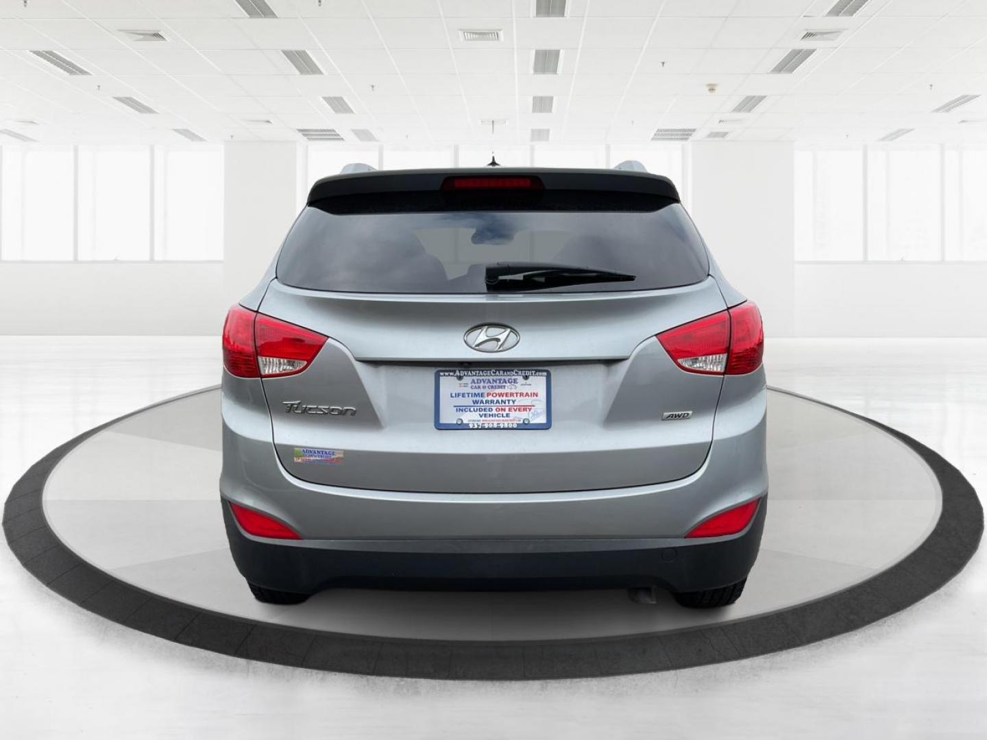 2015 Hyundai Tucson SE (KM8JUCAG2FU) with an Theta II 2.4L I-4 gasoline direct injection engine, located at 880 E. National Road, Vandalia, OH, 45377, (937) 908-9800, 39.891918, -84.183594 - 2015 Hyundai Tucson SE - Photo#4