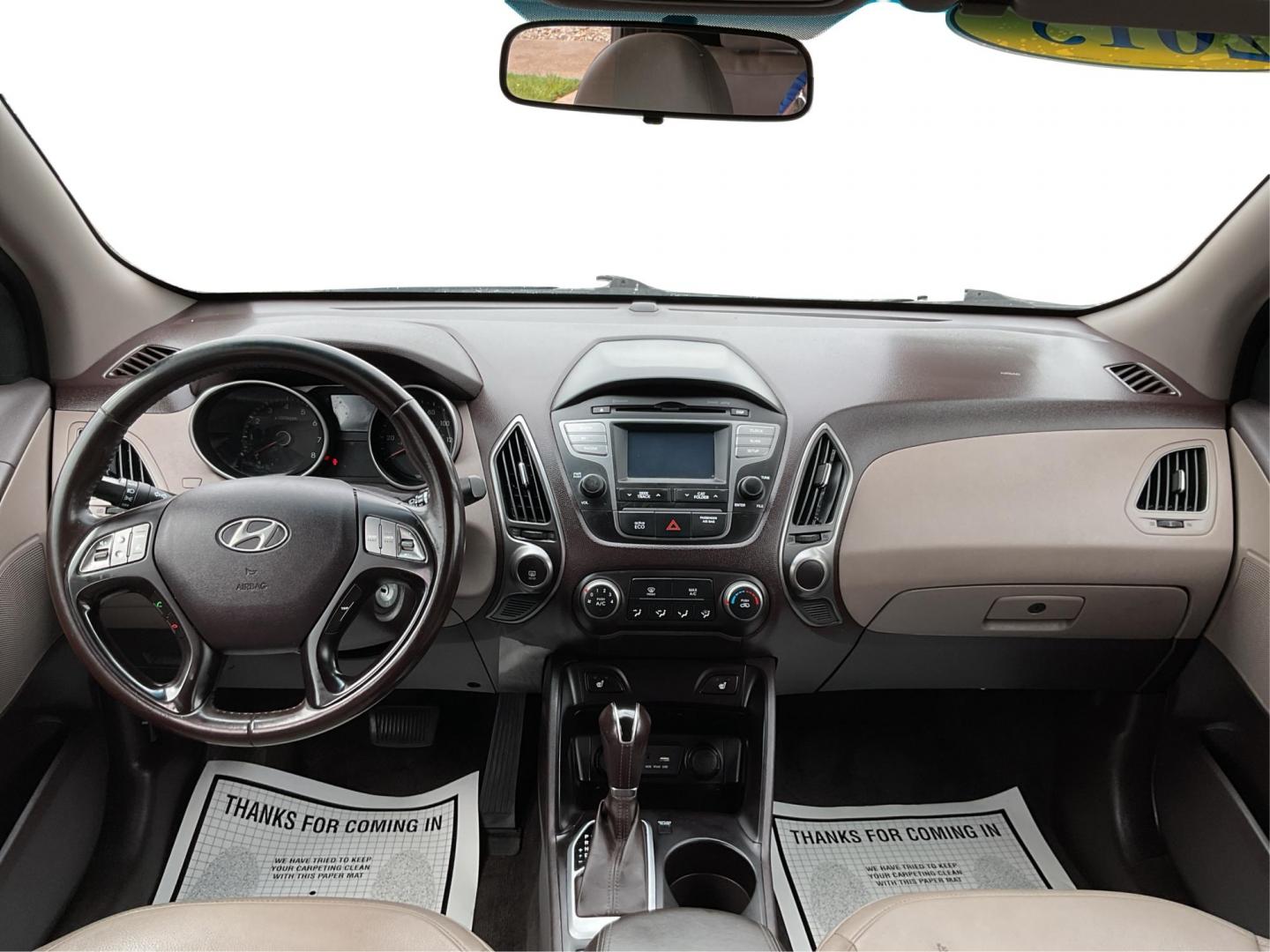 2015 Hyundai Tucson SE (KM8JUCAG2FU) with an Theta II 2.4L I-4 gasoline direct injection engine, located at 880 E. National Road, Vandalia, OH, 45377, (937) 908-9800, 39.891918, -84.183594 - 2015 Hyundai Tucson SE - Photo#20