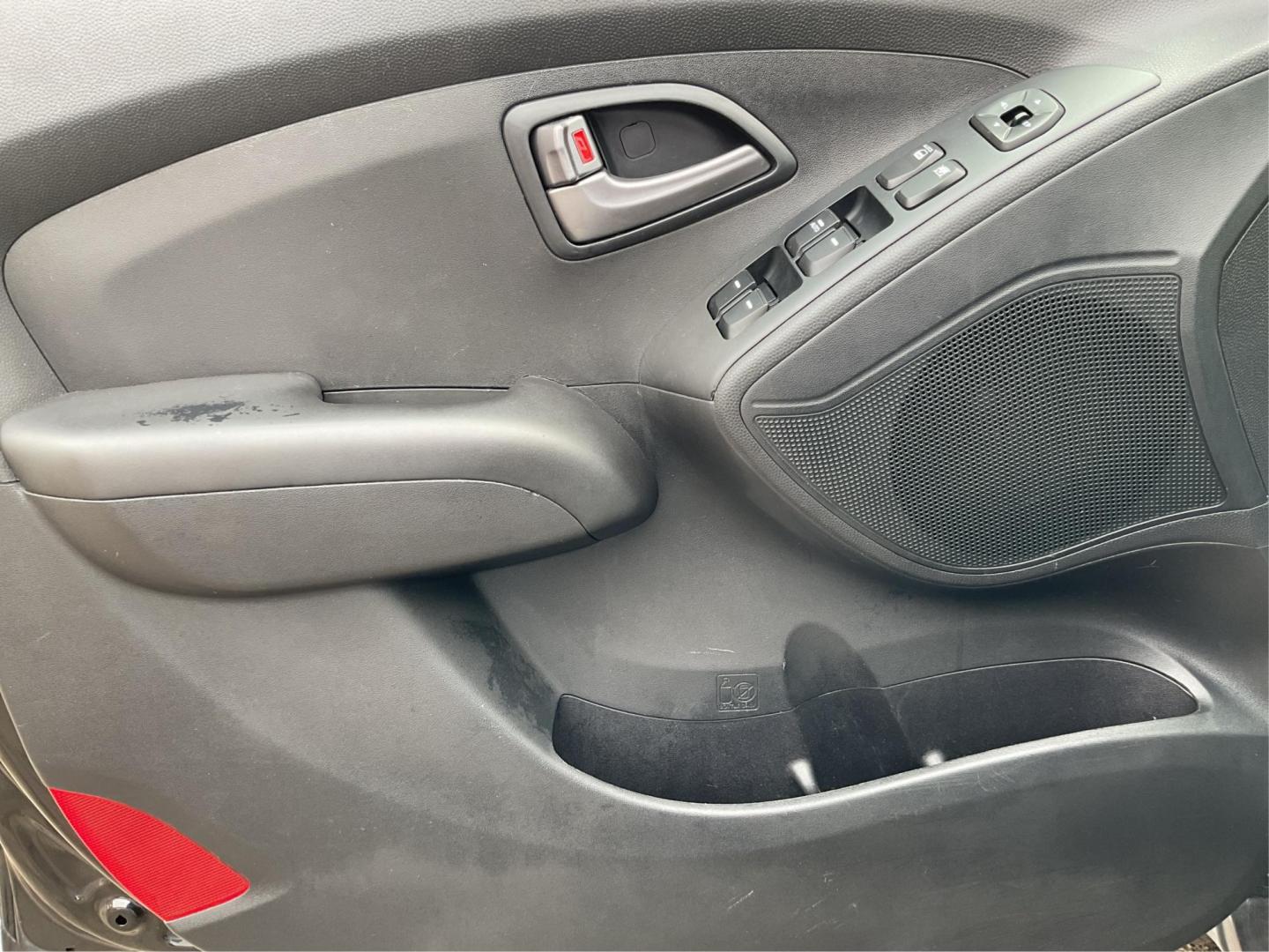 2015 Hyundai Tucson GLS (KM8JTCAF1FU) with an Nu 2L I-4 gasoline direct injection engine, located at 1184 Kauffman Ave, Fairborn, OH, 45324, (937) 908-9800, 39.807072, -84.030914 - 2015 Hyundai Tucson GLS - Photo#16