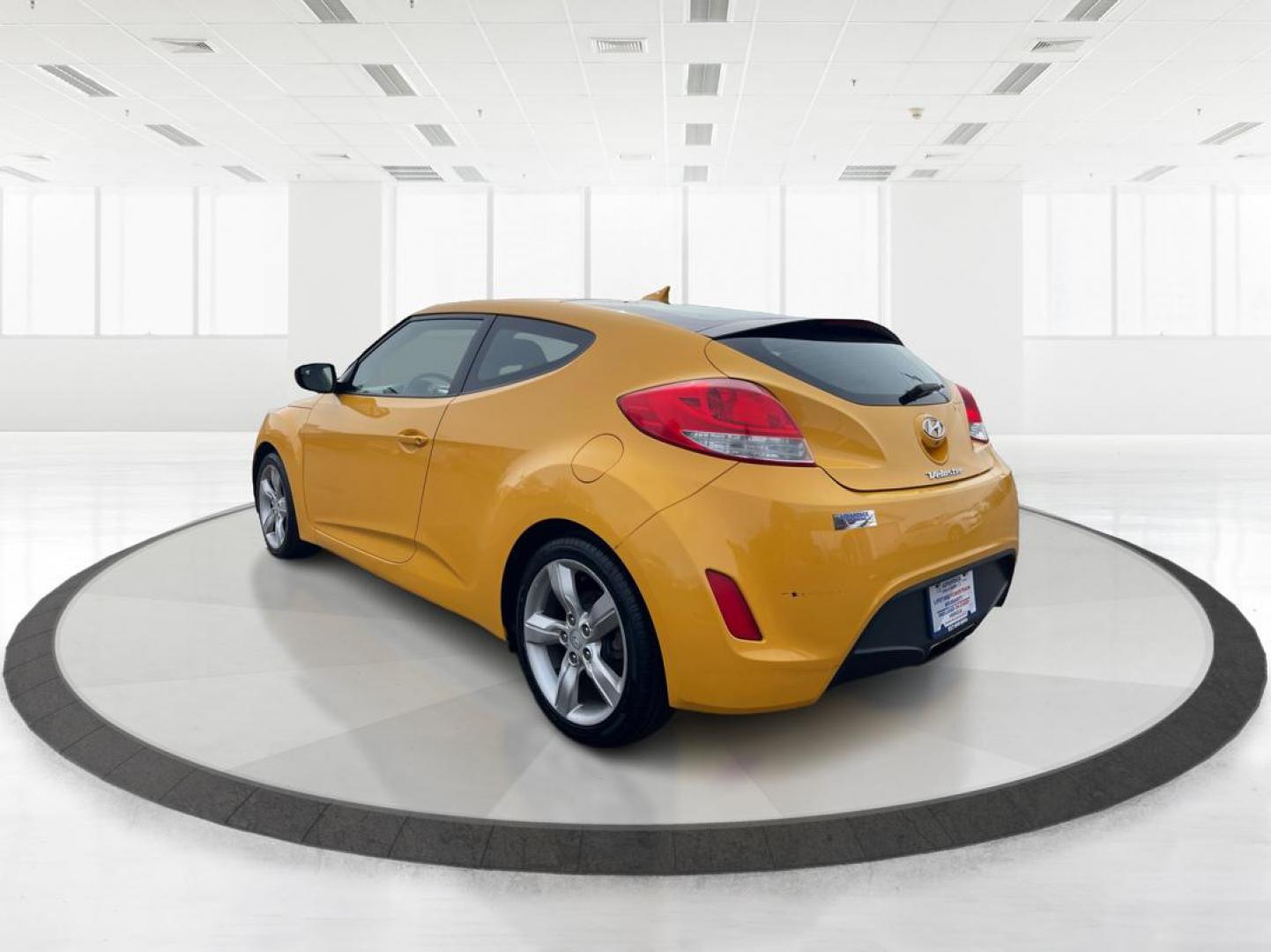 2015 Hyundai Veloster Base (KMHTC6AD3FU) with an Other engine, located at 1230 East Main St, Xenia, OH, 45385, (937) 908-9800, 39.688026, -83.910172 - 2015 Hyundai Veloster Base - Photo#4