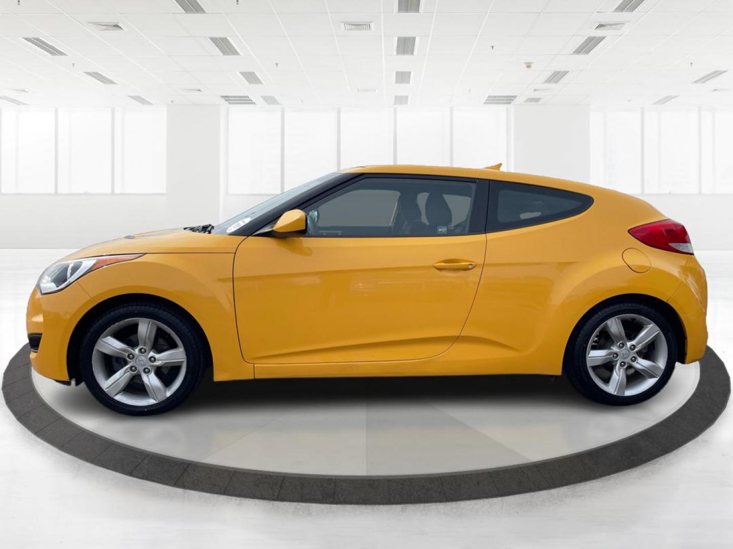 2015 Hyundai Veloster Base (KMHTC6AD3FU) with an Other engine, located at 1230 East Main St, Xenia, OH, 45385, (937) 908-9800, 39.688026, -83.910172 - 2015 Hyundai Veloster Base - Photo#5