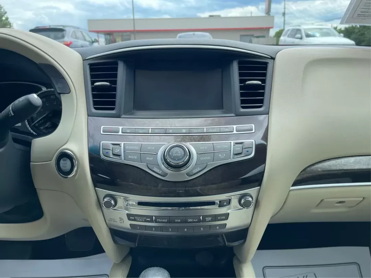 2015 Infiniti QX60 Base (5N1AL0MM9FC) with an Other engine, located at 880 E. National Road, Vandalia, OH, 45377, (937) 908-9800, 39.891918, -84.183594 - 2015 Infiniti QX60 Base - Photo#12