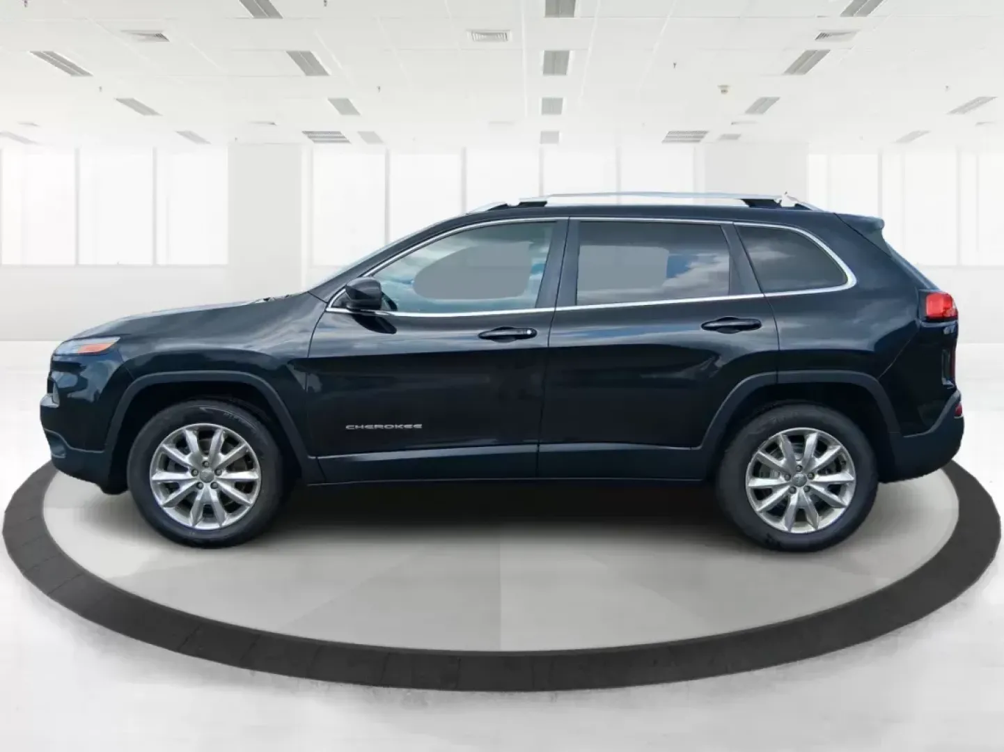 2015 Jeep Cherokee Limited (1C4PJMDB1FW) with an Other engine, located at 1099 N County Rd 25A, Troy, OH, 45373, (937) 908-9800, 40.057079, -84.212883 - **Adventure Awaits with This 2015 Jeep Cherokee Limited in Fairborn, OH!**<br /> <br /> Are you ready to transform your daily commutes into thrilling adventures? The 2015 Jeep Cherokee Limited is the perfect companion for those who crave versatility and comfort, whether you're navigating the busy st - Photo#5