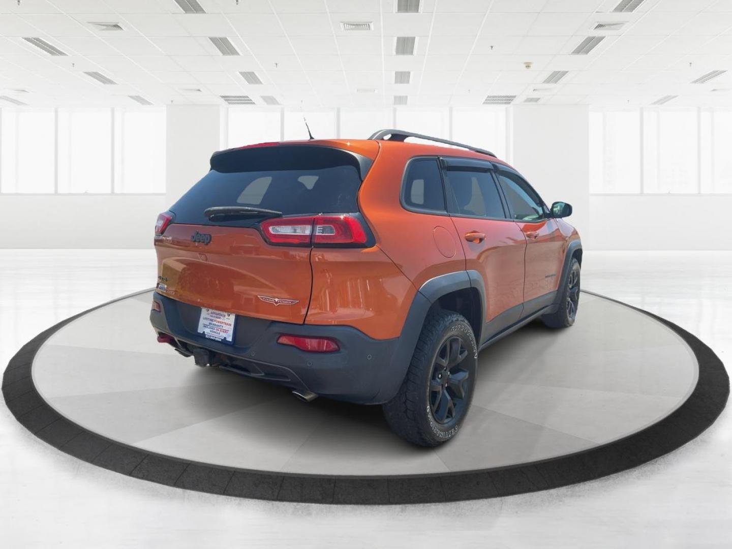 2015 Jeep Cherokee Trailhawk 4WD (1C4PJMBSXFW) with an 3.2L V6 DOHC 24V engine, 9-Speed Automatic transmission, located at 4508 South Dixie Dr, Moraine, OH, 45439, (937) 908-9800, 39.689976, -84.218452 - 2015 Jeep Cherokee Trailhawk 4WD - Photo#2