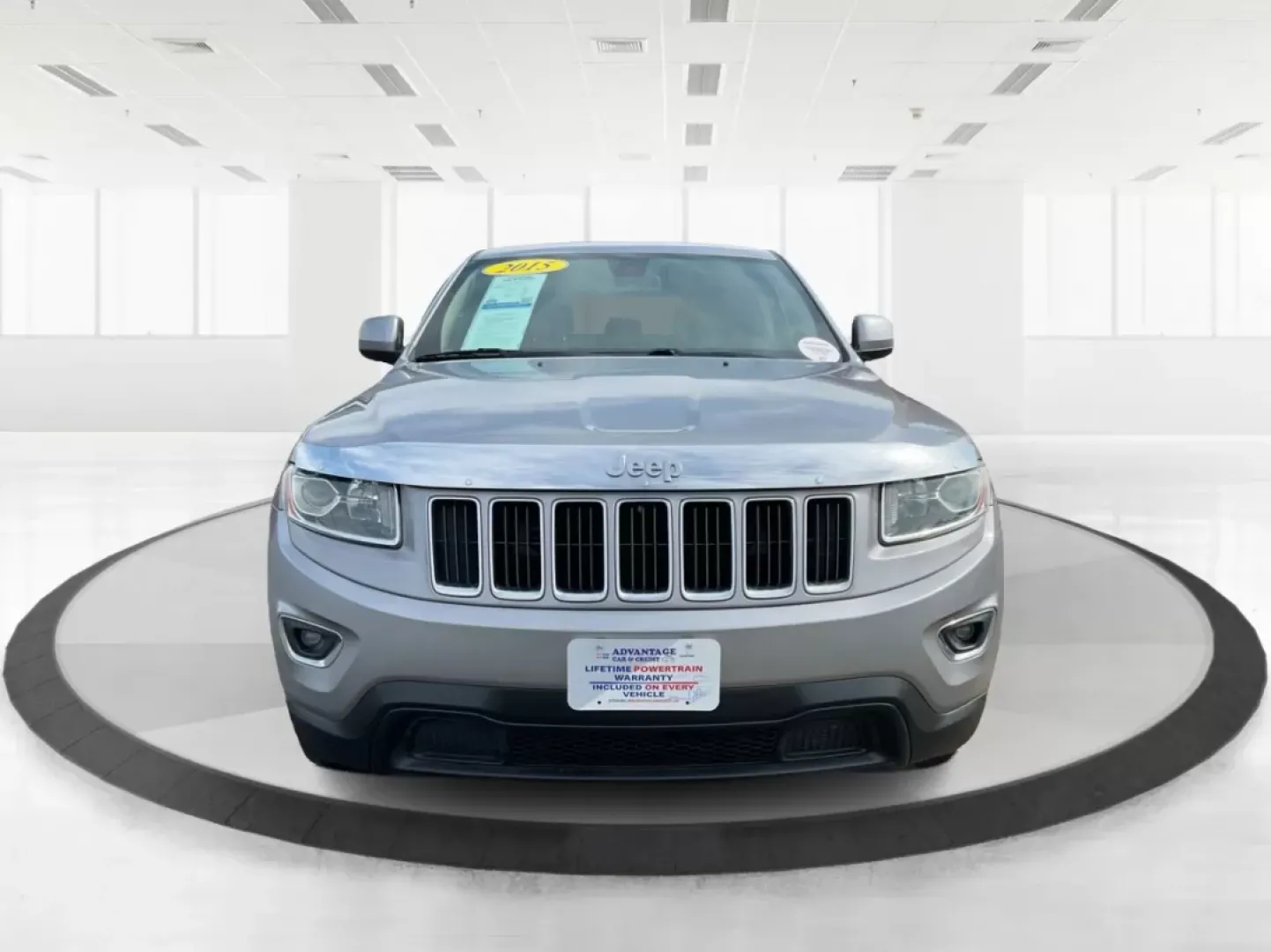 2015 Jeep Grand Cherokee Laredo (1C4RJEAG1FC) with an 3.6L V-6 DOHC engine, located at 4508 South Dixie Dr, Moraine, OH, 45439, (937) 908-9800, 39.689976, -84.218452 - **Discover Adventure with the 2015 Jeep Grand Cherokee Laredo: Your Ideal SUV for Every Journey!**<br /> <br /> Are you searching for the perfect SUV that caters to your adventurous lifestyle? Look no further than this stunning 2015 Jeep Grand Cherokee Laredo, available at Advantage Car and Credit i - Photo#6
