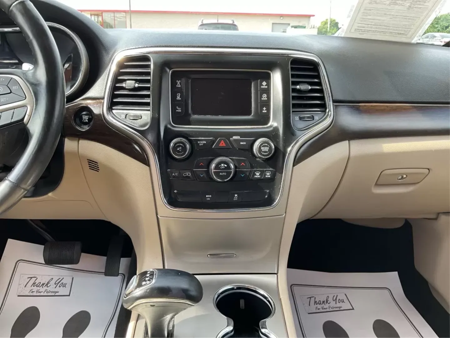 2015 Jeep Grand Cherokee Laredo (1C4RJEAG1FC) with an 3.6L V-6 DOHC engine, located at 4508 South Dixie Dr, Moraine, OH, 45439, (937) 908-9800, 39.689976, -84.218452 - **Discover Adventure with the 2015 Jeep Grand Cherokee Laredo: Your Ideal SUV for Every Journey!**<br /> <br /> Are you searching for the perfect SUV that caters to your adventurous lifestyle? Look no further than this stunning 2015 Jeep Grand Cherokee Laredo, available at Advantage Car and Credit i - Photo#12