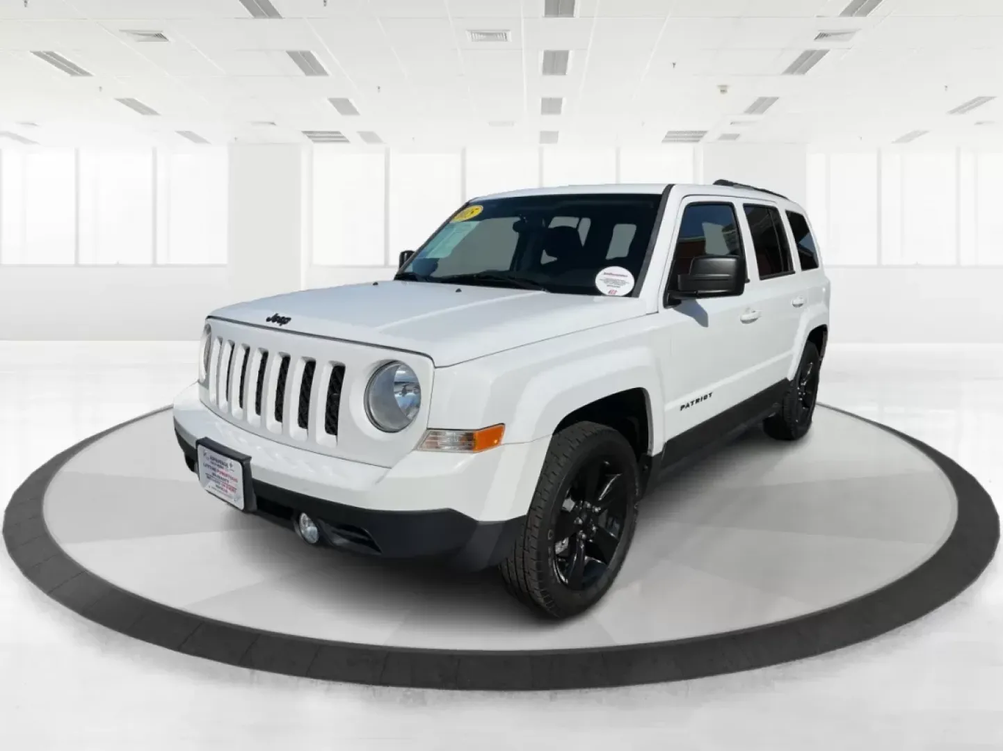 2015 Jeep Patriot Altitude Edition (1C4NJPBA1FD) with an 2L I-4 DOHC engine, located at 880 E. National Road, Vandalia, OH, 45377, (937) 908-9800, 39.891918, -84.183594 - Are you ready to elevate your adventures and embrace a life filled with excitement? If you're a weekend wanderer or a growing family looking for a reliable SUV, the 2015 Jeep Patriot Altitude Edition at Advantage Car and Credit is here to meet your needs. With its spacious interior, rugged design, a - Photo#5