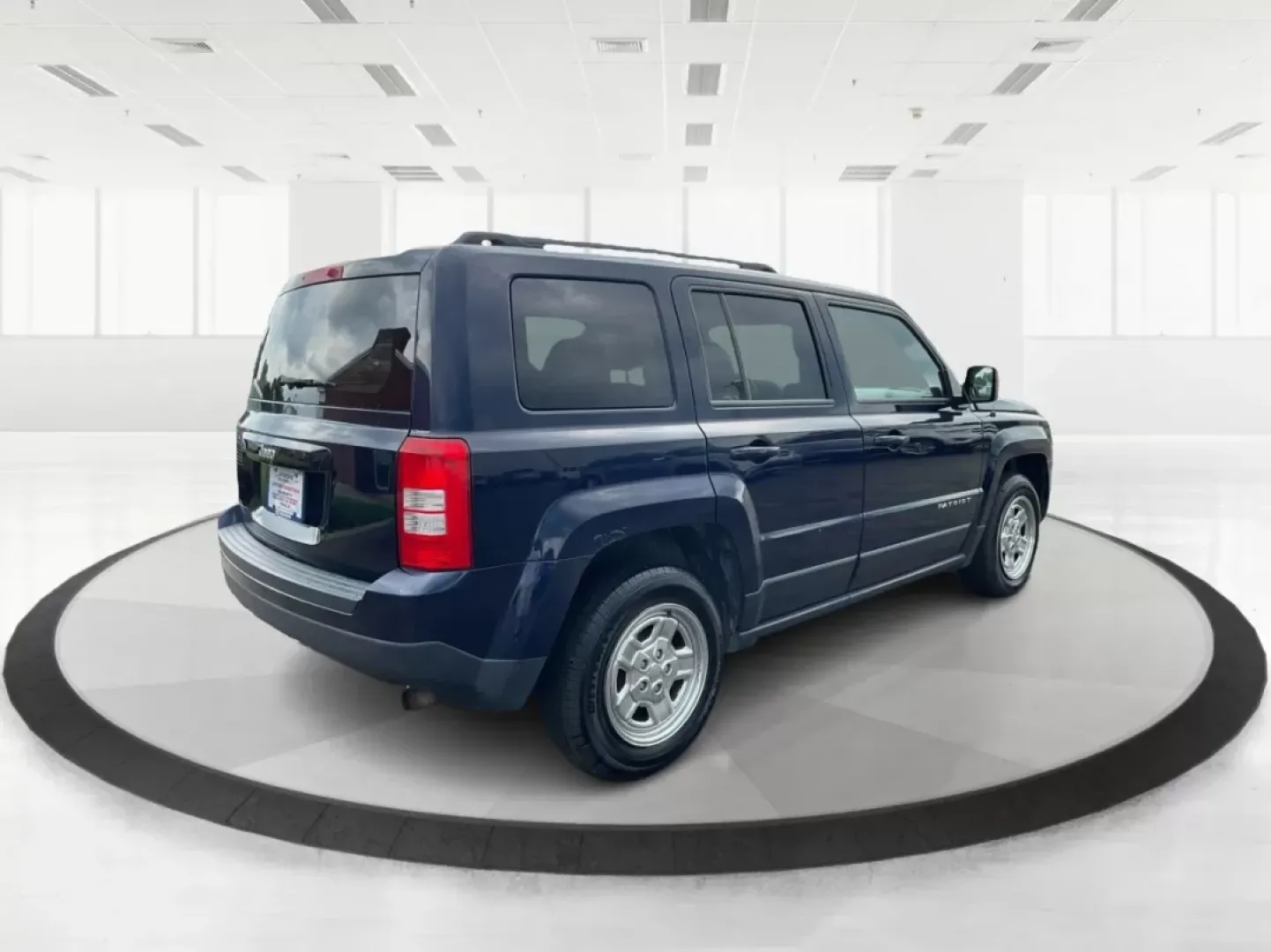 2015 Jeep Patriot Sport 2WD (1C4NJPBAXFD) with an 2.0L L4 DOHC 16V engine, located at 8750 N County Rd 25A, Piqua, OH, 45356, (937) 908-9800, 40.164391, -84.232513 - 2015 Jeep Patriot Sport 2WD - Photo#2