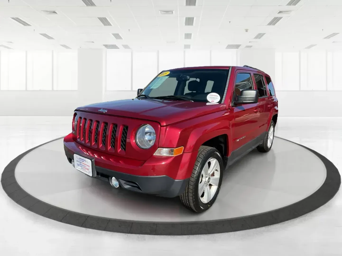 2015 Jeep Patriot Latitude (1C4NJRFB2FD) with an 2.4L I-4 DOHC engine, located at 1099 N County Rd 25A, Troy, OH, 45373, (937) 908-9800, 40.057079, -84.212883 - 2015 Jeep Patriot Latitude - Photo#6