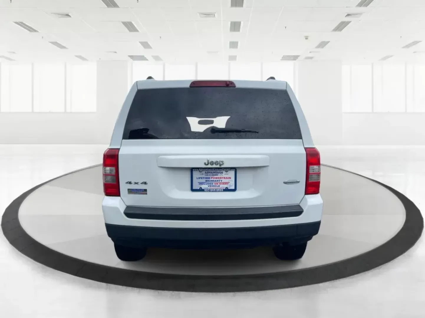 2015 Jeep Patriot Latitude (1C4NJRFB0FD) with an 2.4L I-4 DOHC engine, located at 4508 South Dixie Dr, Moraine, OH, 45439, (937) 908-9800, 39.689976, -84.218452 - Looking for the perfect vehicle that can keep up with your adventurous lifestyle and handle daily commutes with ease? The 2015 Jeep Patriot Latitude might just be the ideal fit for you! This SUV is specifically designed for those who enjoy weekend getaways, road trips with friends, or simply need a - Photo#3