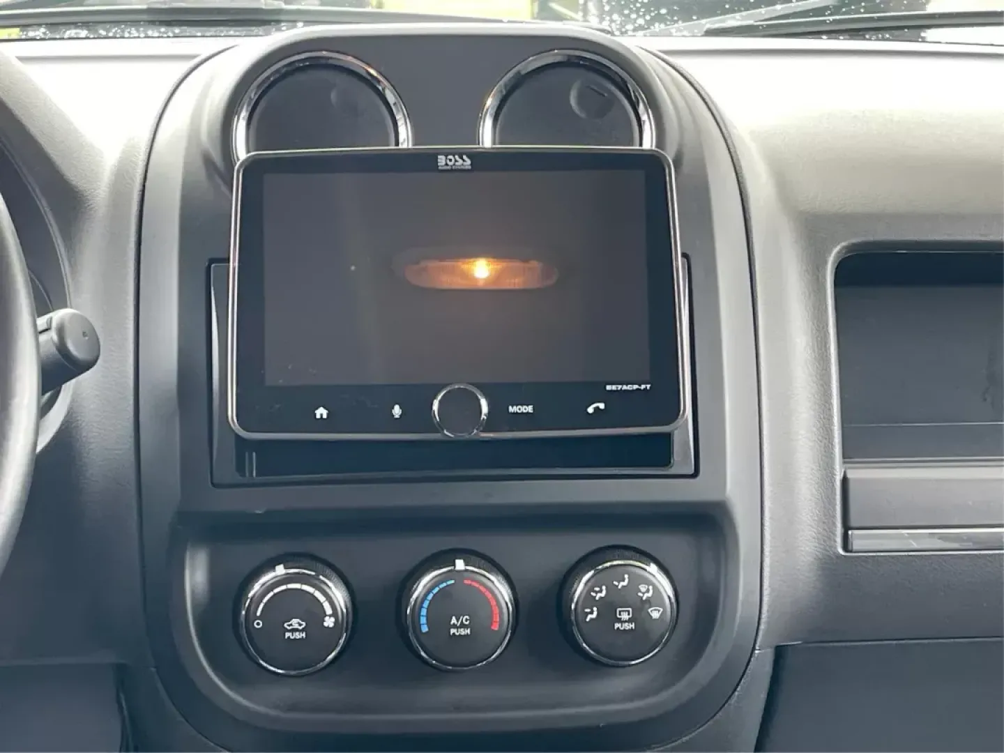 2015 Jeep Patriot Latitude (1C4NJRFB0FD) with an 2.4L I-4 DOHC engine, located at 4508 South Dixie Dr, Moraine, OH, 45439, (937) 908-9800, 39.689976, -84.218452 - Looking for the perfect vehicle that can keep up with your adventurous lifestyle and handle daily commutes with ease? The 2015 Jeep Patriot Latitude might just be the ideal fit for you! This SUV is specifically designed for those who enjoy weekend getaways, road trips with friends, or simply need a - Photo#11
