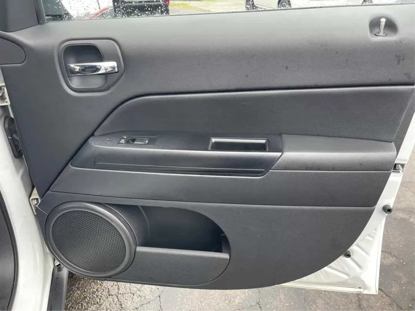 2015 Jeep Patriot Latitude (1C4NJRFB0FD) with an 2.4L I-4 DOHC engine, located at 4508 South Dixie Dr, Moraine, OH, 45439, (937) 908-9800, 39.689976, -84.218452 - Looking for the perfect vehicle that can keep up with your adventurous lifestyle and handle daily commutes with ease? The 2015 Jeep Patriot Latitude might just be the ideal fit for you! This SUV is specifically designed for those who enjoy weekend getaways, road trips with friends, or simply need a - Photo#17
