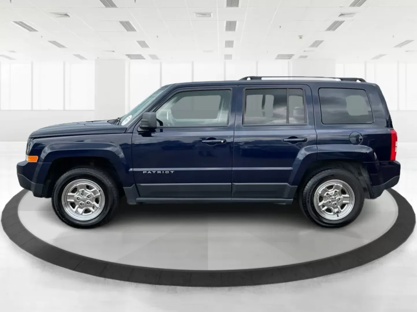2015 Jeep Patriot Sport 2WD (1C4NJPBAXFD) with an 2.0L L4 DOHC 16V engine, located at 8750 N County Rd 25A, Piqua, OH, 45356, (937) 908-9800, 40.164391, -84.232513 - Explore the open road with confidence in this versatile 2015 Jeep Patriot Sport, available exclusively at Advantage Car and Credit, located at 1184 Kauffman Ave, Fairborn, OH 45324. Whether you're steering the family to soccer practice, heading out for a weekend adventure, or navigating your daily c - Photo#5