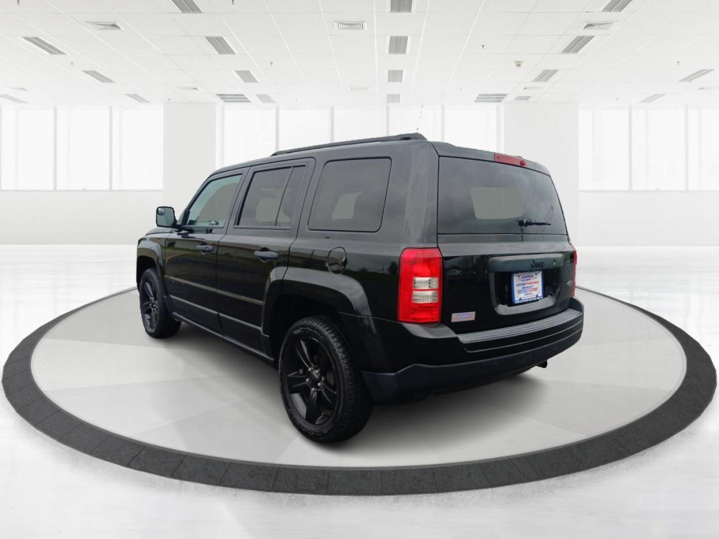 2015 Black Clearcoat Jeep Patriot Sport 2WD (1C4NJPBA6FD) with an 2.0L L4 DOHC 16V engine, located at 1951 S Dayton Lakeview Rd., New Carlisle, OH, 45344, (937) 908-9800, 39.890999, -84.050255 - 2015 Jeep Patriot Sport 2WD - Photo#4
