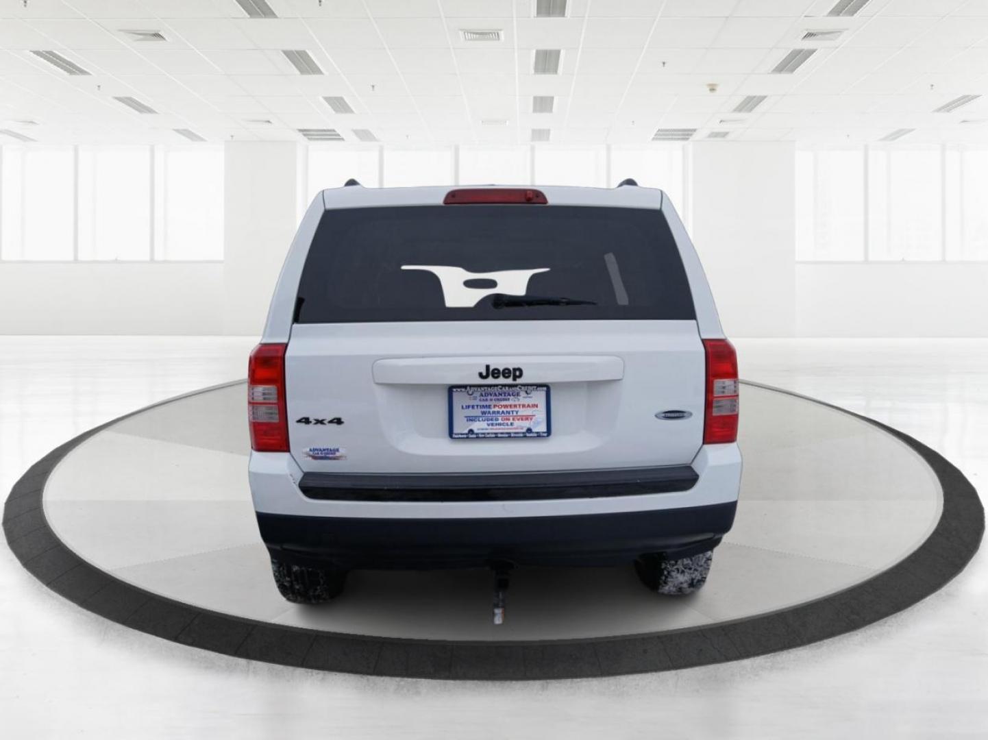 2015 Jeep Patriot Sport 4WD (1C4NJRBB7FD) with an 2.4L L4 DOHC 16V engine, located at 4508 South Dixie Dr, Moraine, OH, 45439, (937) 908-9800, 39.689976, -84.218452 - 2015 Jeep Patriot Sport 4WD - Photo#3
