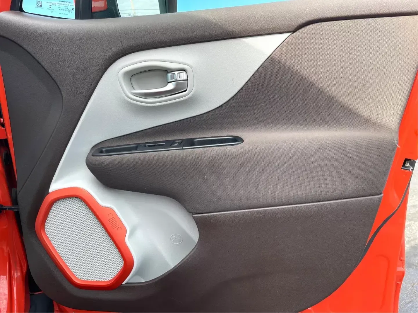 2015 Jeep Renegade Latitude 4WD (ZACCJBBT2FP) with an 2.4L L4 DOHC 16V engine, 6-Speed Manual transmission, located at 1184 Kauffman Ave, Fairborn, OH, 45324, (937) 908-9800, 39.807072, -84.030914 - 2015 Jeep Renegade Latitude 4WD - Photo#20