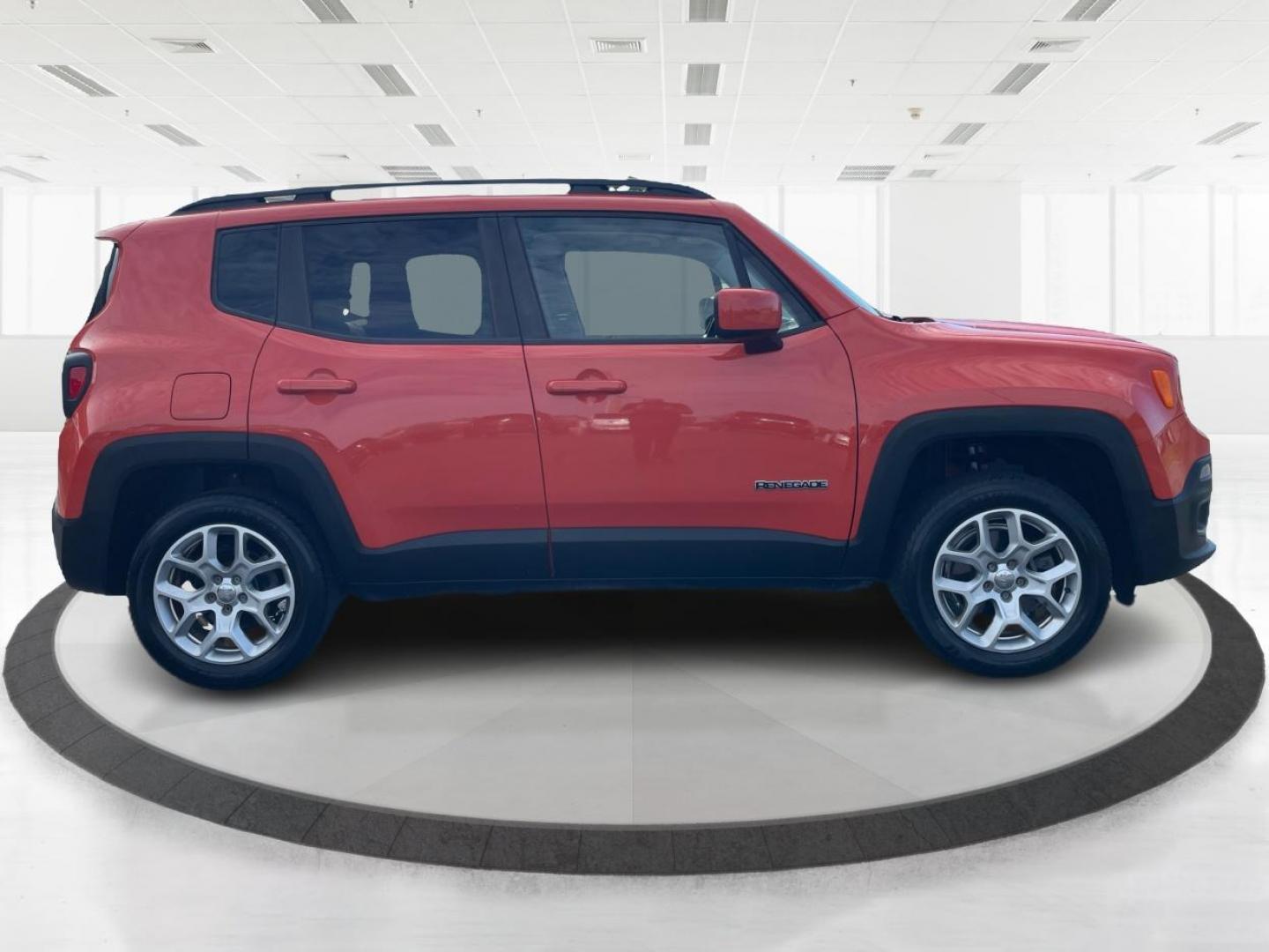 2015 Jeep Renegade Latitude 4WD (ZACCJBBT2FP) with an 2.4L L4 DOHC 16V engine, 6-Speed Manual transmission, located at 1184 Kauffman Ave, Fairborn, OH, 45324, (937) 908-9800, 39.807072, -84.030914 - 2015 Jeep Renegade Latitude 4WD - Photo#1