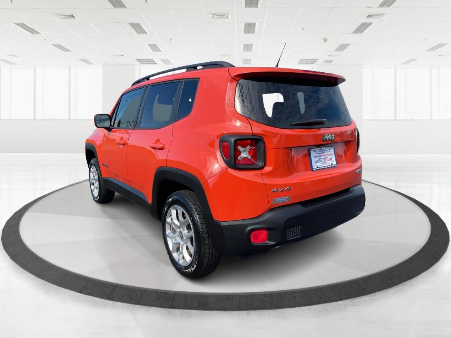 2015 Jeep Renegade Latitude 4WD (ZACCJBBT2FP) with an 2.4L L4 DOHC 16V engine, 6-Speed Manual transmission, located at 1184 Kauffman Ave, Fairborn, OH, 45324, (937) 908-9800, 39.807072, -84.030914 - 2015 Jeep Renegade Latitude 4WD - Photo#4