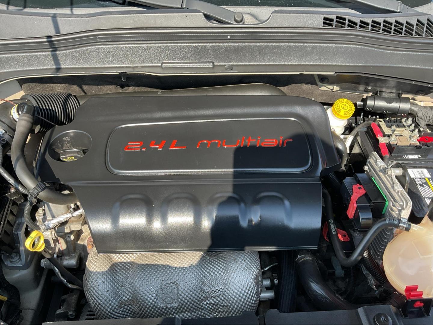 2015 Jeep Renegade Latitude (ZACCJABT0FP) with an Other engine, located at 880 E. National Road, Vandalia, OH, 45377, (937) 908-9800, 39.891918, -84.183594 - 2015 Jeep Renegade Latitude - Photo#9