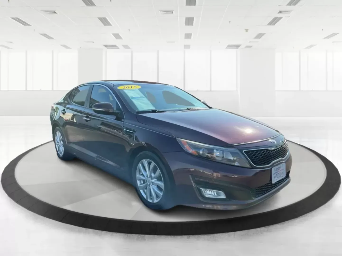 2015 Kia Optima LX (5XXGM4A72FG) with an Theta II 2.4L I-4 gasoline direct injection engine, located at 1951 S Dayton Lakeview Rd., New Carlisle, OH, 45344, (937) 908-9800, 39.890999, -84.050255 - **Discover the Perfect Blend of Comfort and Reliability with This 2015 Kia Optima LX Ideal for Your Daily Commute or Family Road Trips!**<br /> <br /> Are you ready to elevate your driving experience? The 2015 Kia Optima LX, available at Advantage Car and Credit in Fairborn, OH, is the answer to yo - Photo#0