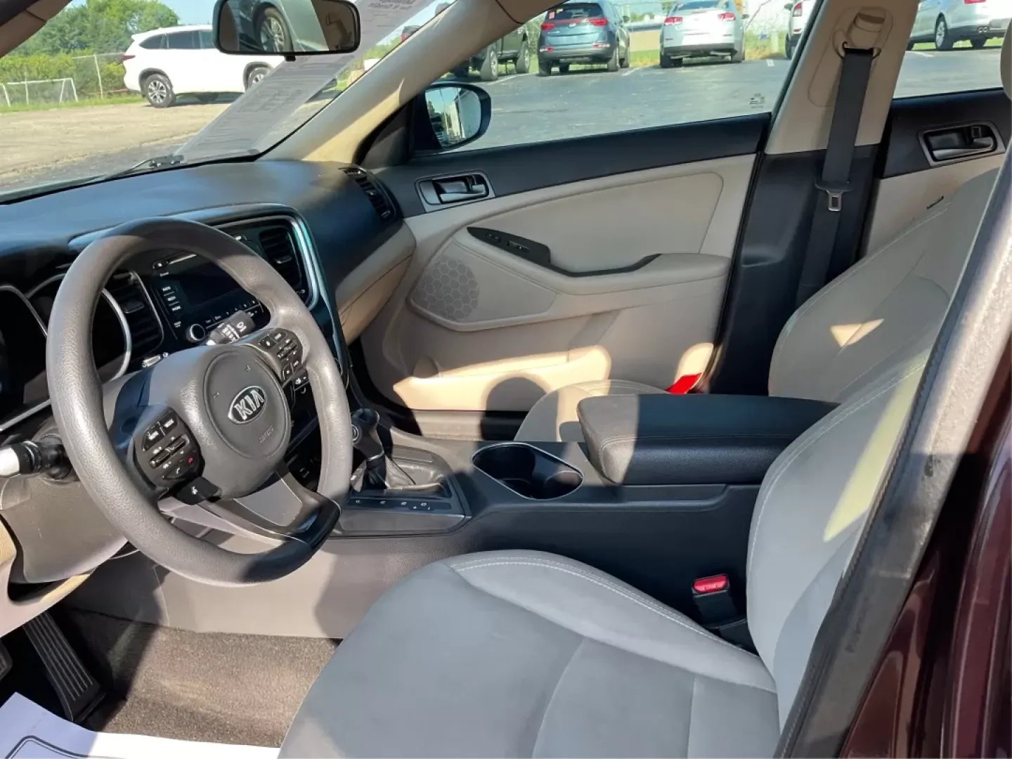2015 Kia Optima LX (5XXGM4A72FG) with an Theta II 2.4L I-4 gasoline direct injection engine, located at 1951 S Dayton Lakeview Rd., New Carlisle, OH, 45344, (937) 908-9800, 39.890999, -84.050255 - **Discover the Perfect Blend of Comfort and Reliability with This 2015 Kia Optima LX Ideal for Your Daily Commute or Family Road Trips!**<br /> <br /> Are you ready to elevate your driving experience? The 2015 Kia Optima LX, available at Advantage Car and Credit in Fairborn, OH, is the answer to yo - Photo#8