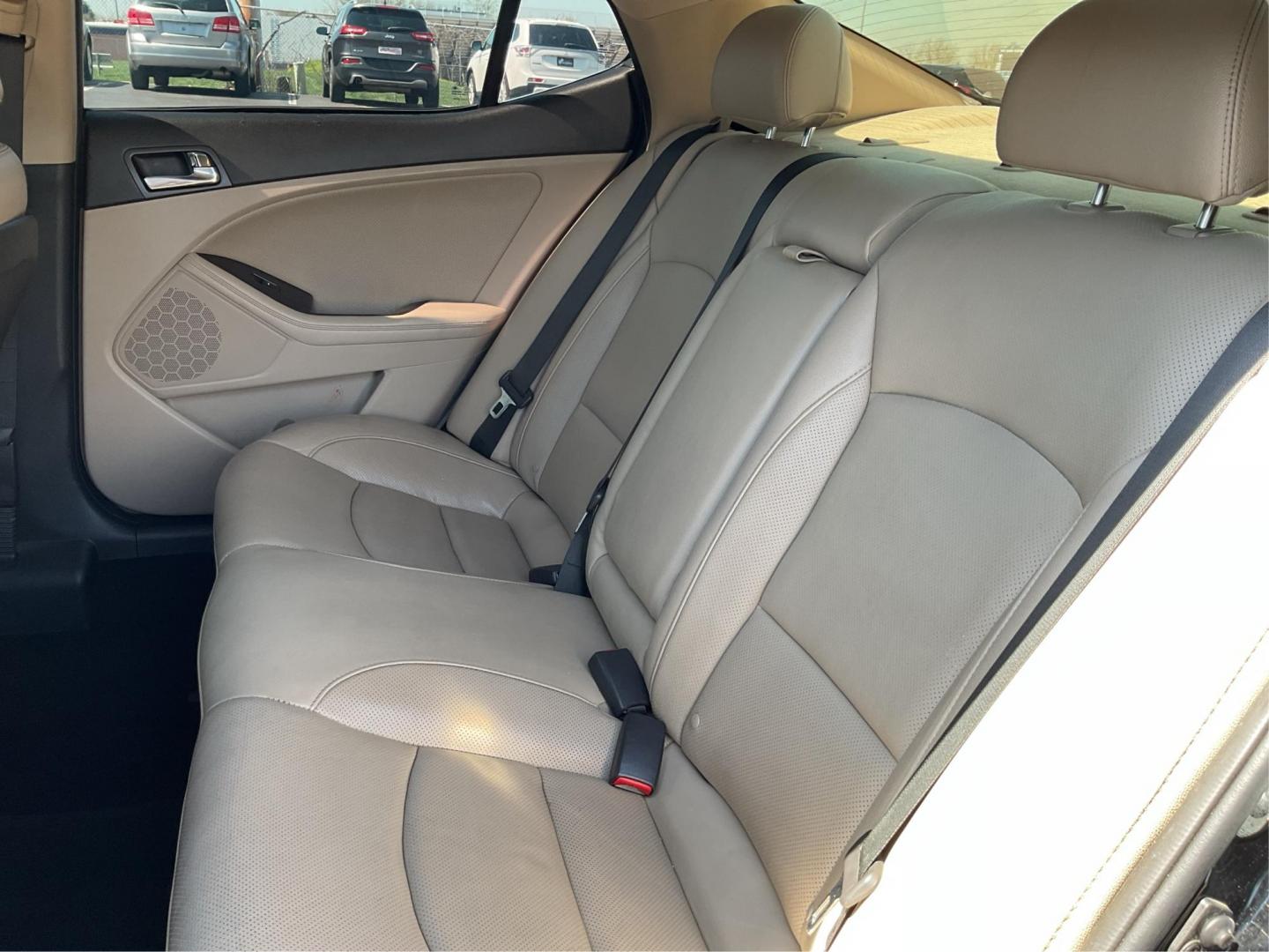 2015 Kia Optima EX (5XXGN4A72FG) with an Theta II 2.4L I-4 gasoline direct injection engine, located at 1951 S Dayton Lakeview Rd., New Carlisle, OH, 45344, (937) 908-9800, 39.890999, -84.050255 - 2015 Kia Optima EX - Photo#9
