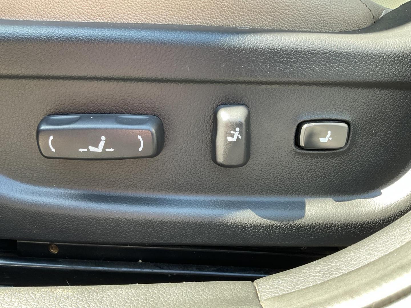 2015 Kia Optima EX (5XXGN4A72FG) with an Theta II 2.4L I-4 gasoline direct injection engine, located at 1951 S Dayton Lakeview Rd., New Carlisle, OH, 45344, (937) 908-9800, 39.890999, -84.050255 - 2015 Kia Optima EX - Photo#16