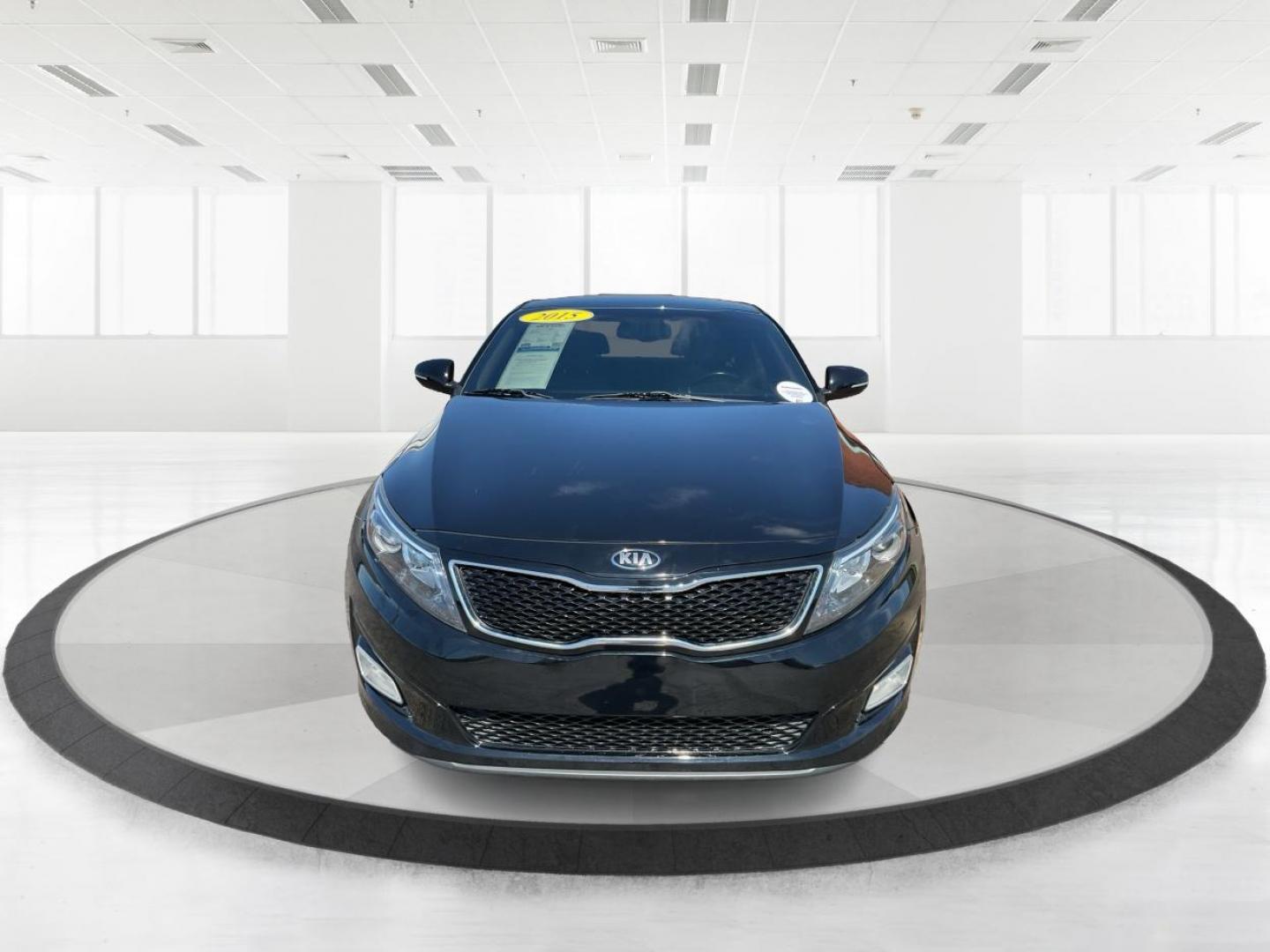 2015 Kia Optima EX (5XXGN4A72FG) with an Theta II 2.4L I-4 gasoline direct injection engine, located at 1951 S Dayton Lakeview Rd., New Carlisle, OH, 45344, (937) 908-9800, 39.890999, -84.050255 - 2015 Kia Optima EX - Photo#6