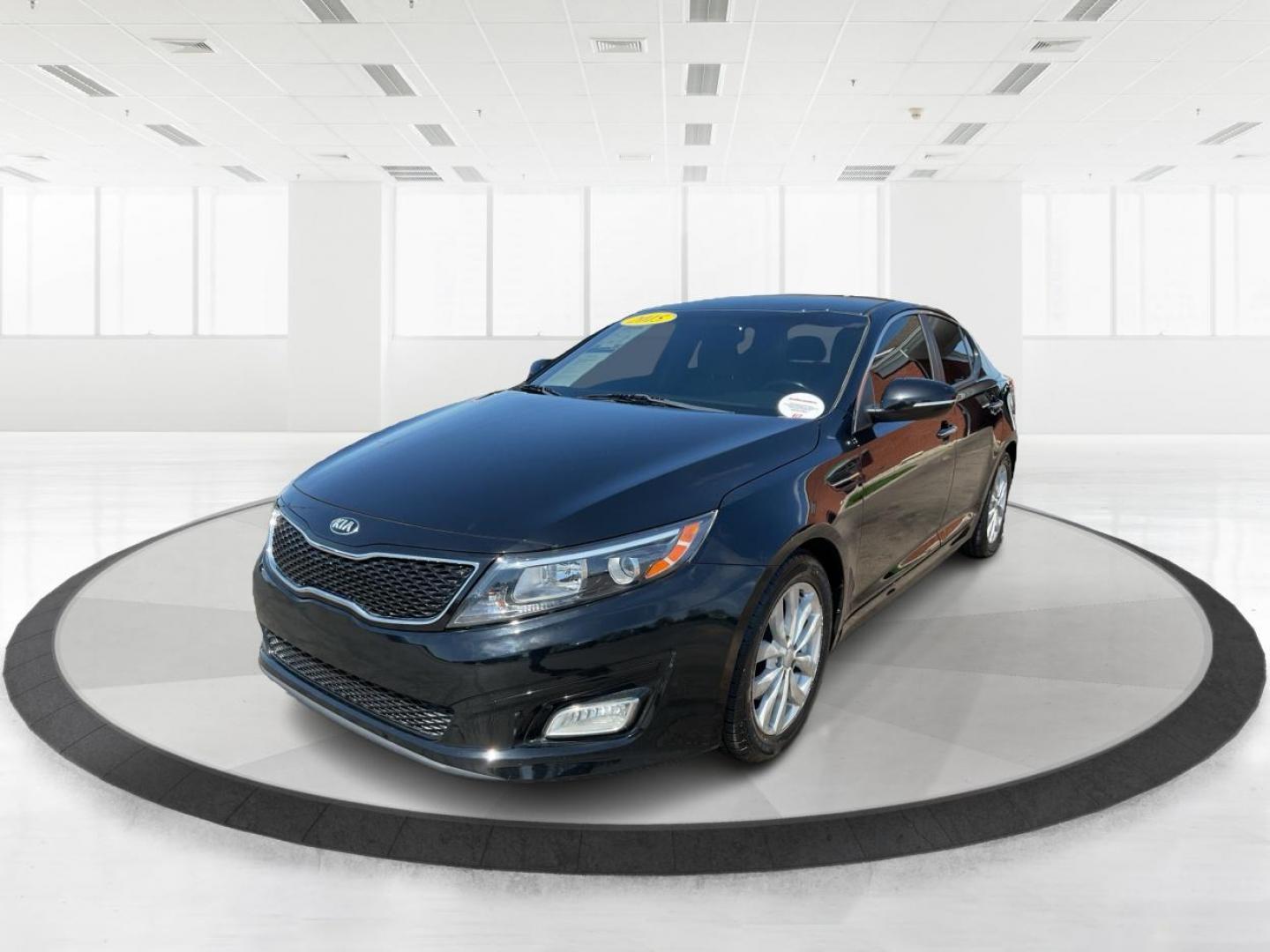2015 Kia Optima EX (5XXGN4A72FG) with an Theta II 2.4L I-4 gasoline direct injection engine, located at 1951 S Dayton Lakeview Rd., New Carlisle, OH, 45344, (937) 908-9800, 39.890999, -84.050255 - 2015 Kia Optima EX - Photo#7