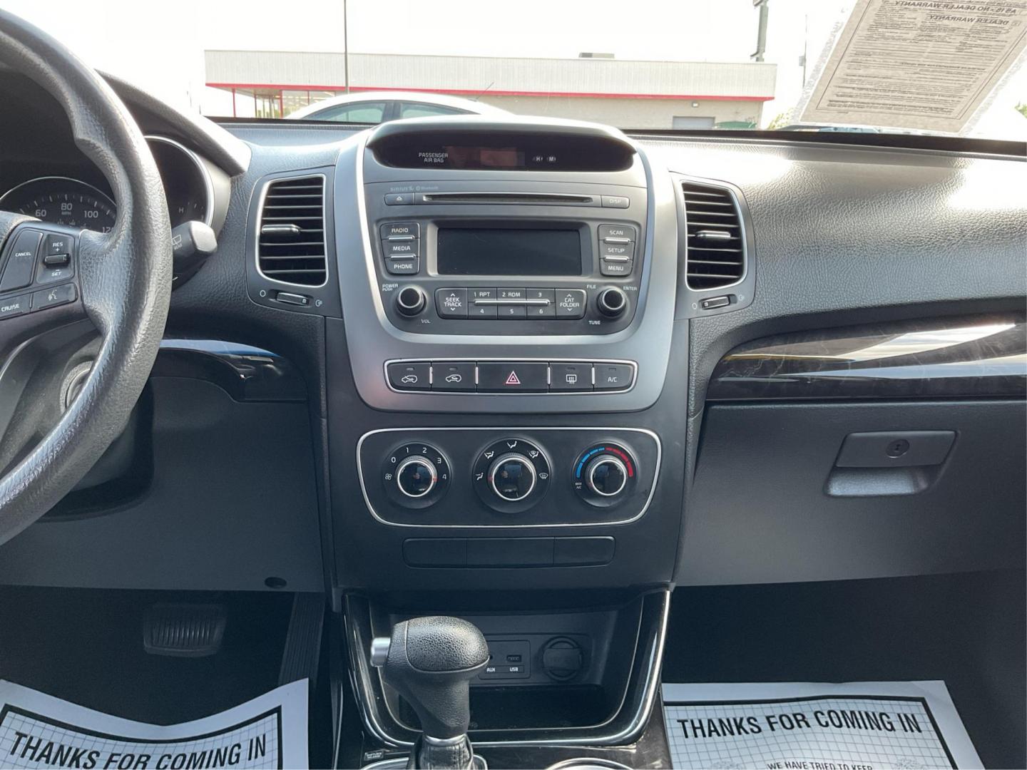 2015 Kia Sorento LX (5XYKT3A69FG) with an 2.4L I-4 gasoline direct injection engine, located at 1230 East Main St, Xenia, OH, 45385, (937) 908-9800, 39.688026, -83.910172 - 2015 Kia Sorento LX - Photo#11