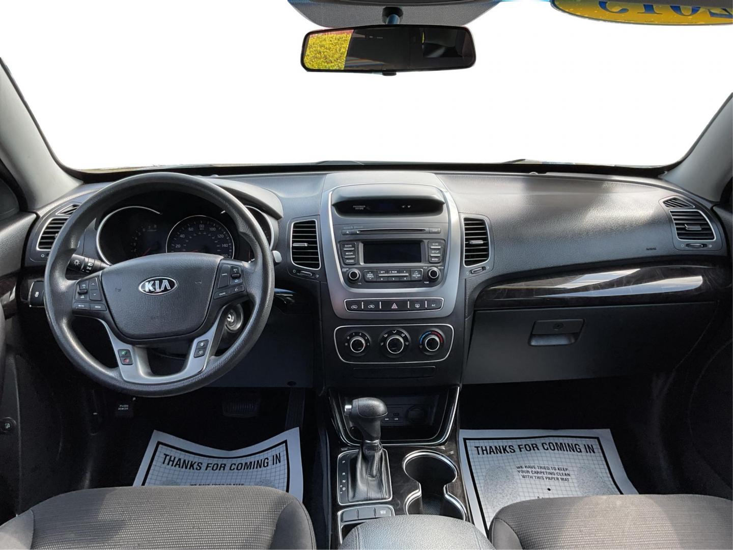 2015 Kia Sorento LX (5XYKT3A69FG) with an 2.4L I-4 gasoline direct injection engine, located at 1230 East Main St, Xenia, OH, 45385, (937) 908-9800, 39.688026, -83.910172 - 2015 Kia Sorento LX - Photo#17