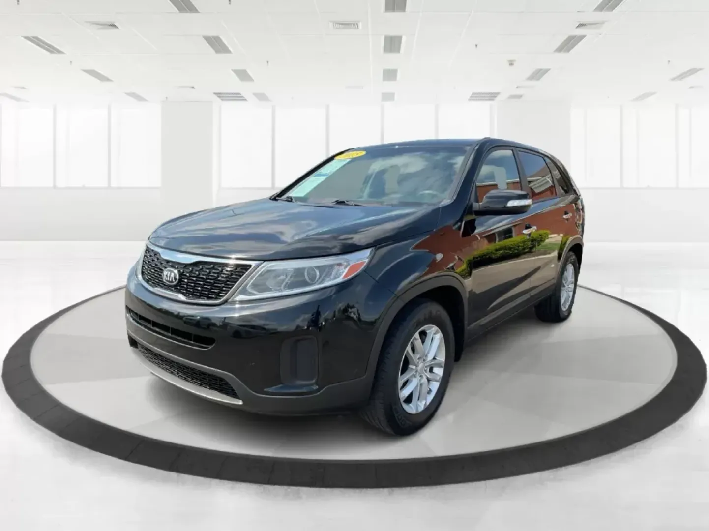 2015 Kia Sorento LX (5XYKT3A69FG) with an 2.4L I-4 gasoline direct injection engine, located at 1230 East Main St, Xenia, OH, 45385, (937) 908-9800, 39.688026, -83.910172 - Are you seeking a versatile vehicle that can effortlessly fit into your lifestyle, from family errands to weekend getaways? Look no further than this 2015 Kia Sorento LX, available now at Advantage Car and Credit in Fairborn, OH. With its spacious interior, advanced safety features, and impressive f - Photo#6