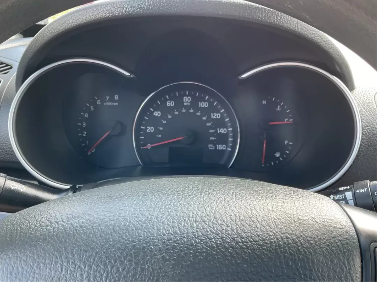 2015 Kia Sorento LX (5XYKT3A69FG) with an 2.4L I-4 gasoline direct injection engine, located at 1230 East Main St, Xenia, OH, 45385, (937) 908-9800, 39.688026, -83.910172 - Are you seeking a versatile vehicle that can effortlessly fit into your lifestyle, from family errands to weekend getaways? Look no further than this 2015 Kia Sorento LX, available now at Advantage Car and Credit in Fairborn, OH. With its spacious interior, advanced safety features, and impressive f - Photo#12