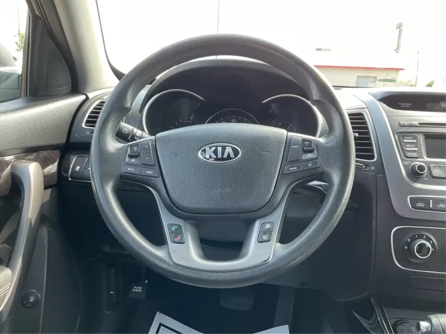 2015 Kia Sorento LX (5XYKT3A69FG) with an 2.4L I-4 gasoline direct injection engine, located at 1230 East Main St, Xenia, OH, 45385, (937) 908-9800, 39.688026, -83.910172 - Are you seeking a versatile vehicle that can effortlessly fit into your lifestyle, from family errands to weekend getaways? Look no further than this 2015 Kia Sorento LX, available now at Advantage Car and Credit in Fairborn, OH. With its spacious interior, advanced safety features, and impressive f - Photo#13