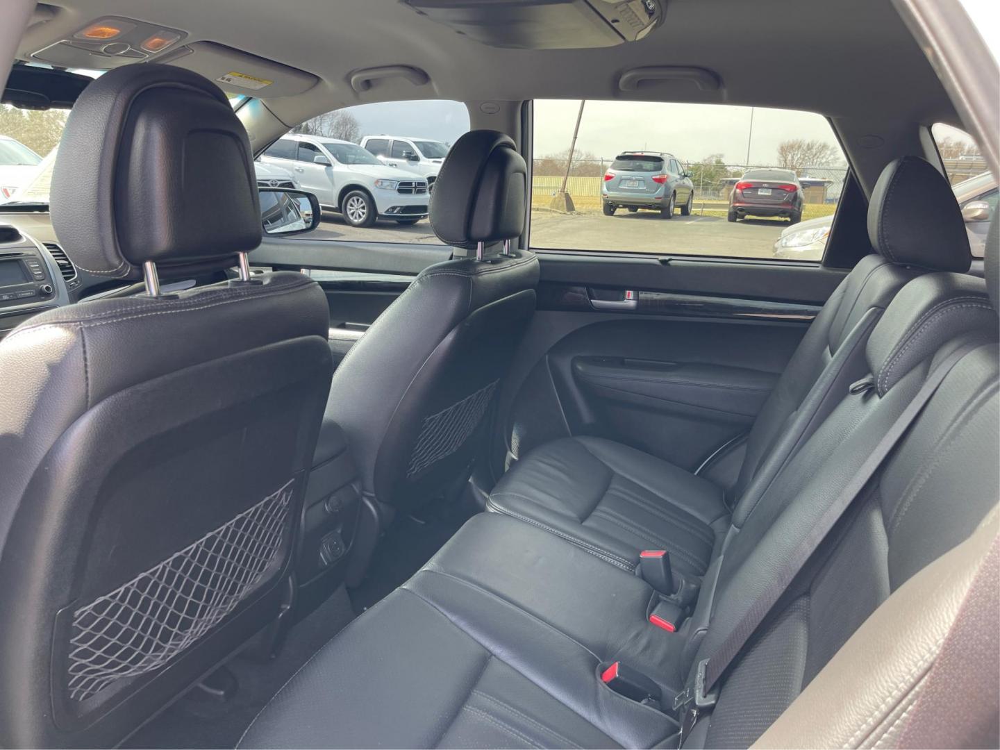 2015 Kia Sorento EX V6 (5XYKU4A74FG) with an Lambda II 3.3L V-6 gasoline direct injection engine, located at 8750 N County Rd 25A, Piqua, OH, 45356, (937) 908-9800, 40.164391, -84.232513 - 2015 Kia Sorento EX V6 - Photo#9