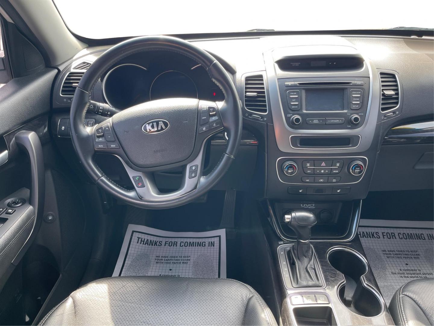 2015 Kia Sorento EX V6 (5XYKU4A74FG) with an Lambda II 3.3L V-6 gasoline direct injection engine, located at 8750 N County Rd 25A, Piqua, OH, 45356, (937) 908-9800, 40.164391, -84.232513 - 2015 Kia Sorento EX V6 - Photo#20