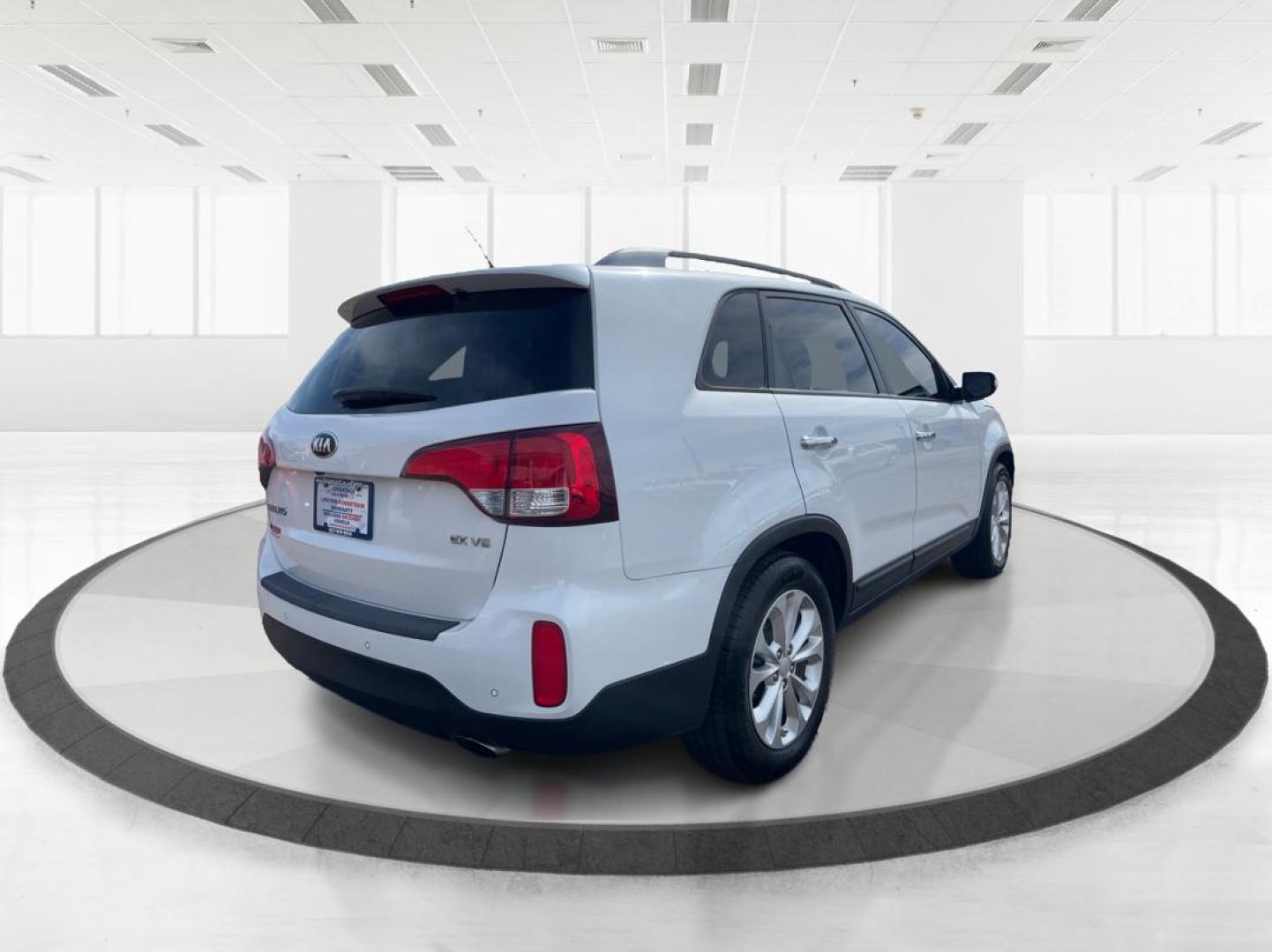 2015 Kia Sorento EX V6 (5XYKU4A74FG) with an Lambda II 3.3L V-6 gasoline direct injection engine, located at 8750 N County Rd 25A, Piqua, OH, 45356, (937) 908-9800, 40.164391, -84.232513 - 2015 Kia Sorento EX V6 - Photo#2