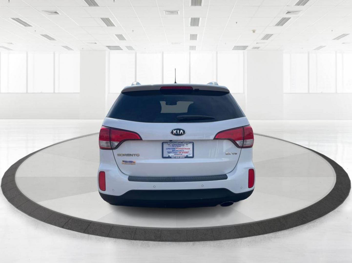 2015 Kia Sorento EX V6 (5XYKU4A74FG) with an Lambda II 3.3L V-6 gasoline direct injection engine, located at 8750 N County Rd 25A, Piqua, OH, 45356, (937) 908-9800, 40.164391, -84.232513 - 2015 Kia Sorento EX V6 - Photo#3