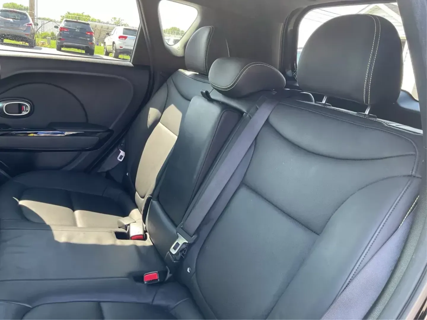 2015 Kia Soul + (KNDJP3A55F7) with an 2L I-4 gasoline direct injection engine, located at 1951 S Dayton Lakeview Rd., New Carlisle, OH, 45344, (937) 908-9800, 39.890999, -84.050255 - Are you looking for a versatile vehicle that effortlessly balances style, comfort, and practicality? Look no further than this stunning 2015 Kia Soul, available now at Advantage Car and Credit, your trusted Buy Here Pay Here dealership in Fairborn, OH. Located at 1184 Kauffman Ave, we specialize in - Photo#8