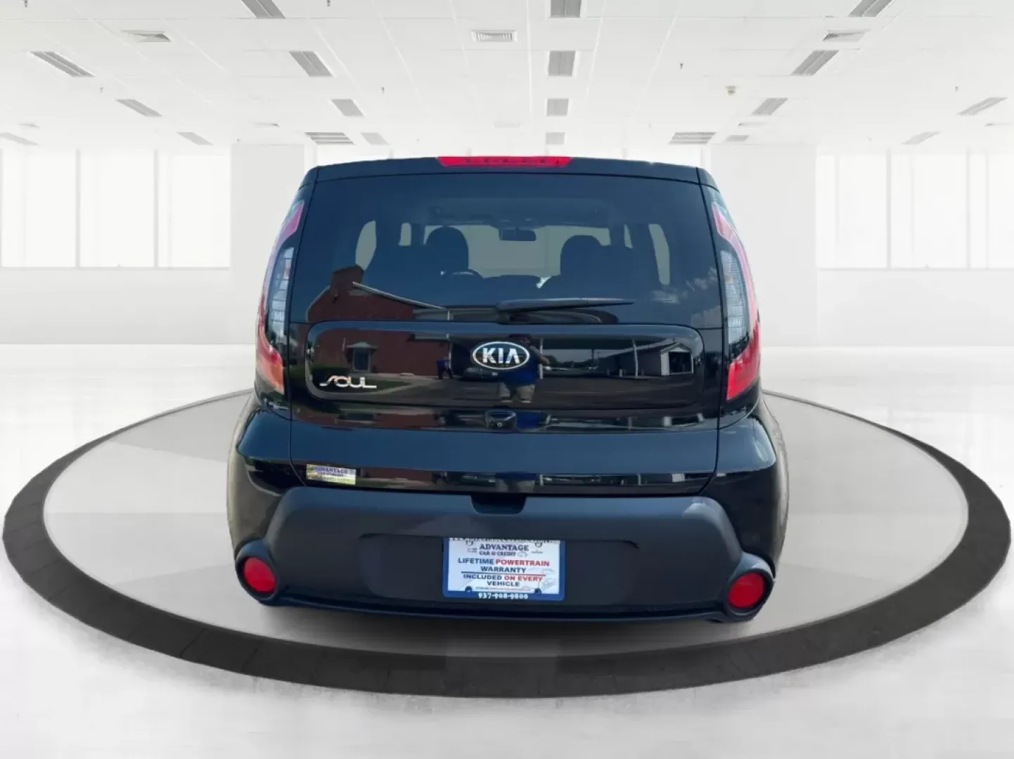 2015 Kia Soul Base (KNDJN2A26F7) with an 1.6L L4 DOHC 16V engine, located at 1184 Kauffman Ave, Fairborn, OH, 45324, (937) 908-9800, 39.807072, -84.030914 - Discover the perfect blend of style, functionality, and affordability with the 2015 Kia Soul, now available at Advantage Car and Credit in Fairborn, OH! This versatile wagon is not just a vehicle; it's a lifestyle choice, ideal for anyone from growing families to budget-conscious commuters. With its - Photo#3