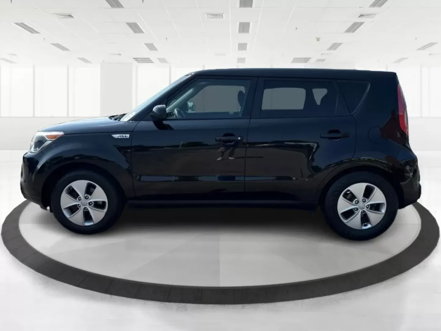 2015 Kia Soul Base (KNDJN2A26F7) with an 1.6L L4 DOHC 16V engine, located at 1184 Kauffman Ave, Fairborn, OH, 45324, (937) 908-9800, 39.807072, -84.030914 - Discover the perfect blend of style, functionality, and affordability with the 2015 Kia Soul, now available at Advantage Car and Credit in Fairborn, OH! This versatile wagon is not just a vehicle; it's a lifestyle choice, ideal for anyone from growing families to budget-conscious commuters. With its - Photo#5