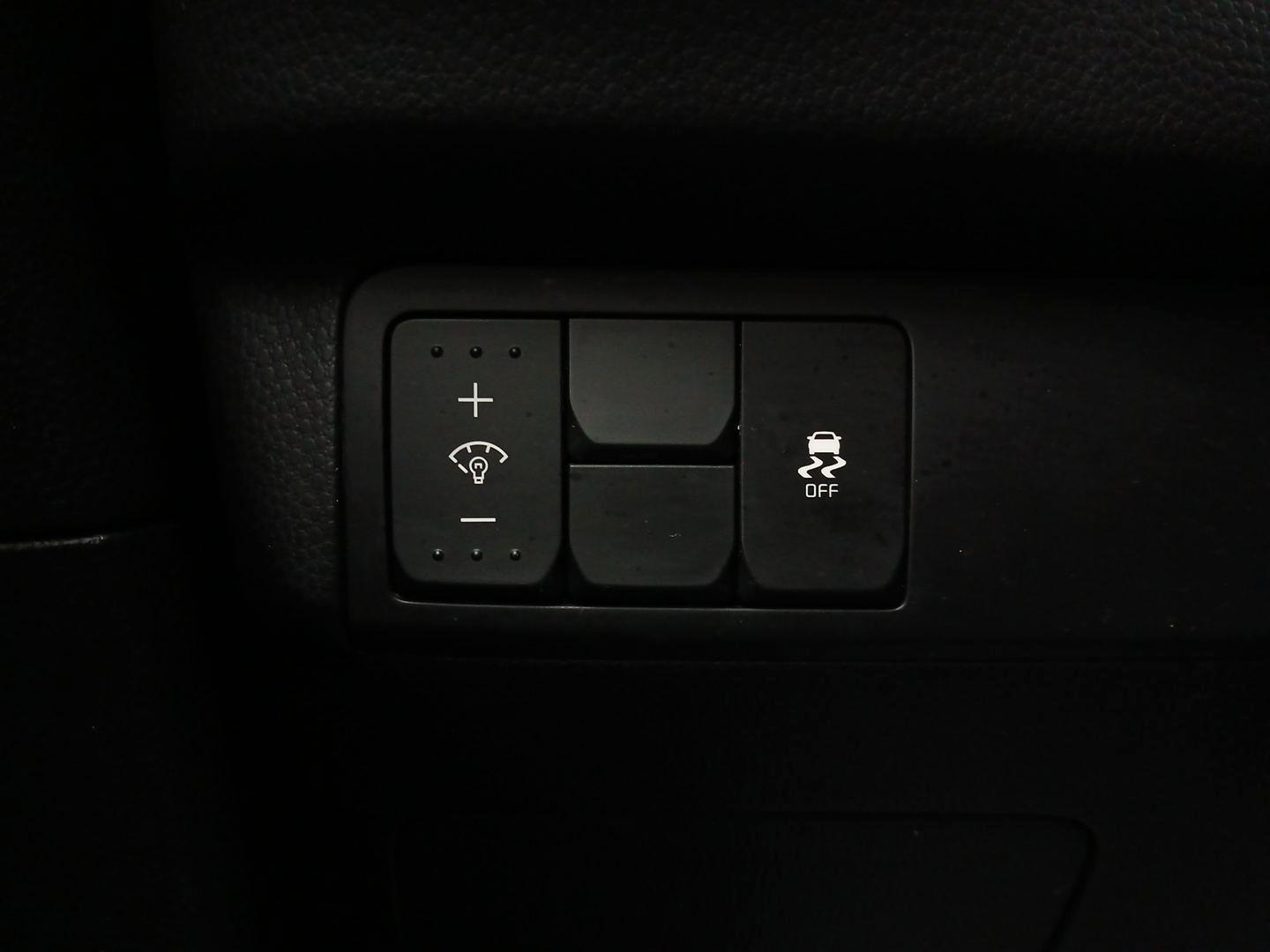 2015 Kia Soul Base (KNDJN2A26F7) with an 1.6L L4 DOHC 16V engine, located at 1184 Kauffman Ave, Fairborn, OH, 45324, (937) 908-9800, 39.807072, -84.030914 - 2015 Kia Soul Base - Photo#16