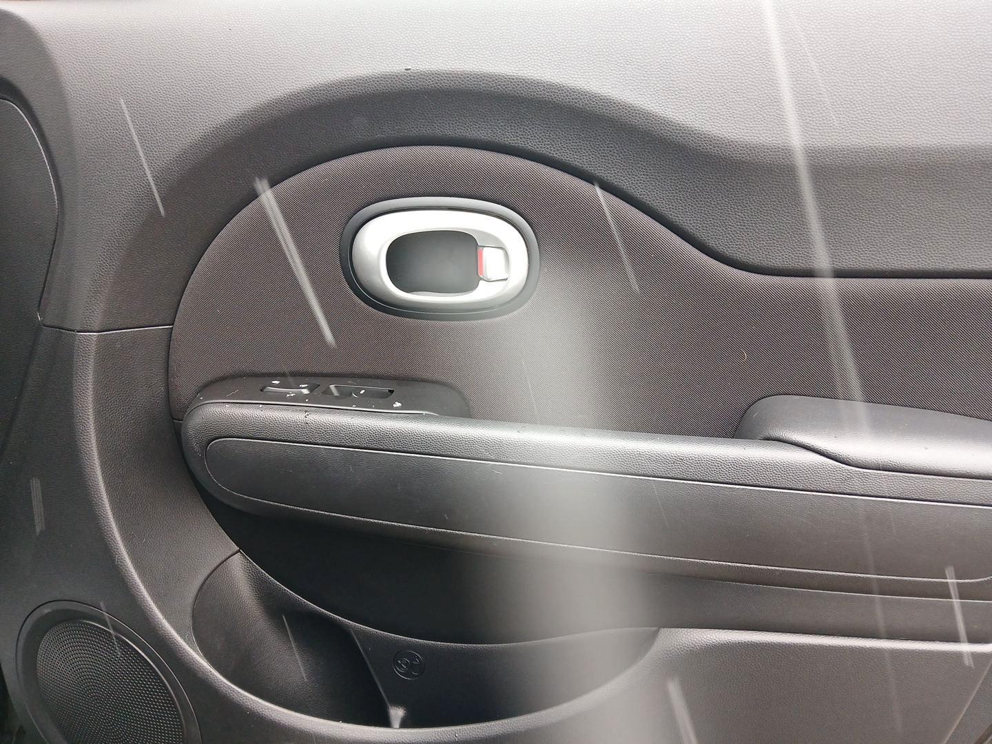 2015 Kia Soul Base (KNDJN2A26F7) with an 1.6L L4 DOHC 16V engine, located at 1184 Kauffman Ave, Fairborn, OH, 45324, (937) 908-9800, 39.807072, -84.030914 - 2015 Kia Soul Base - Photo#18
